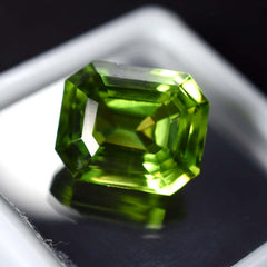 Natural Colombian Peridot Green Emerald Shape 9.55 Ct CERTIFIED Loose Gemstone