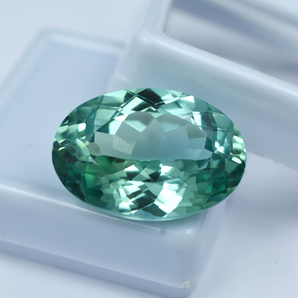 Bluish Green Oval Cut 21.80 Ct Natural CERTIFIED Loose Gemstone Sapphire.