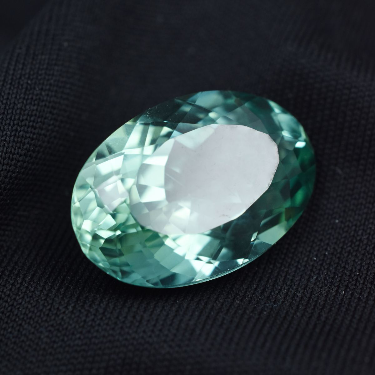 Bluish Green Oval Cut 21.80 Ct Natural CERTIFIED Loose Gemstone Sapphire.