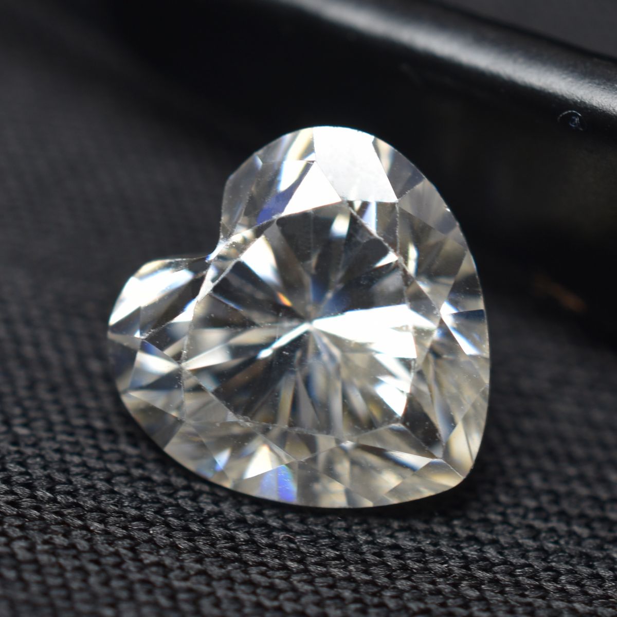 CERTIFIED 1 Pcs Moissanite 4 mm Loose Gemstone VVS1 D Color Heart Shape 0.21 Ct