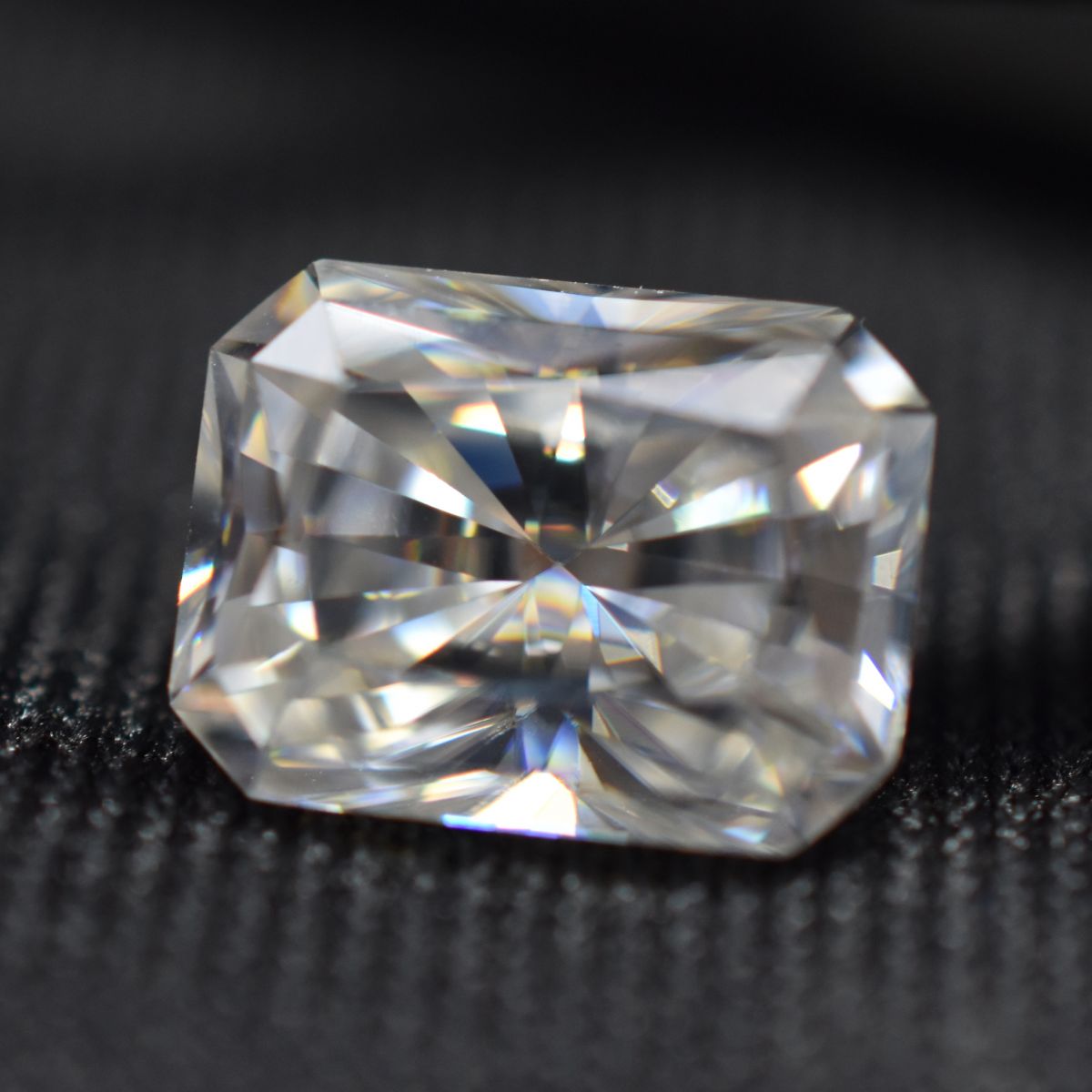 Moissanite 2.43 Carat VVS1 D Color Radiant Cut CERTIFIED Loose Gemstone 1 Pcs
