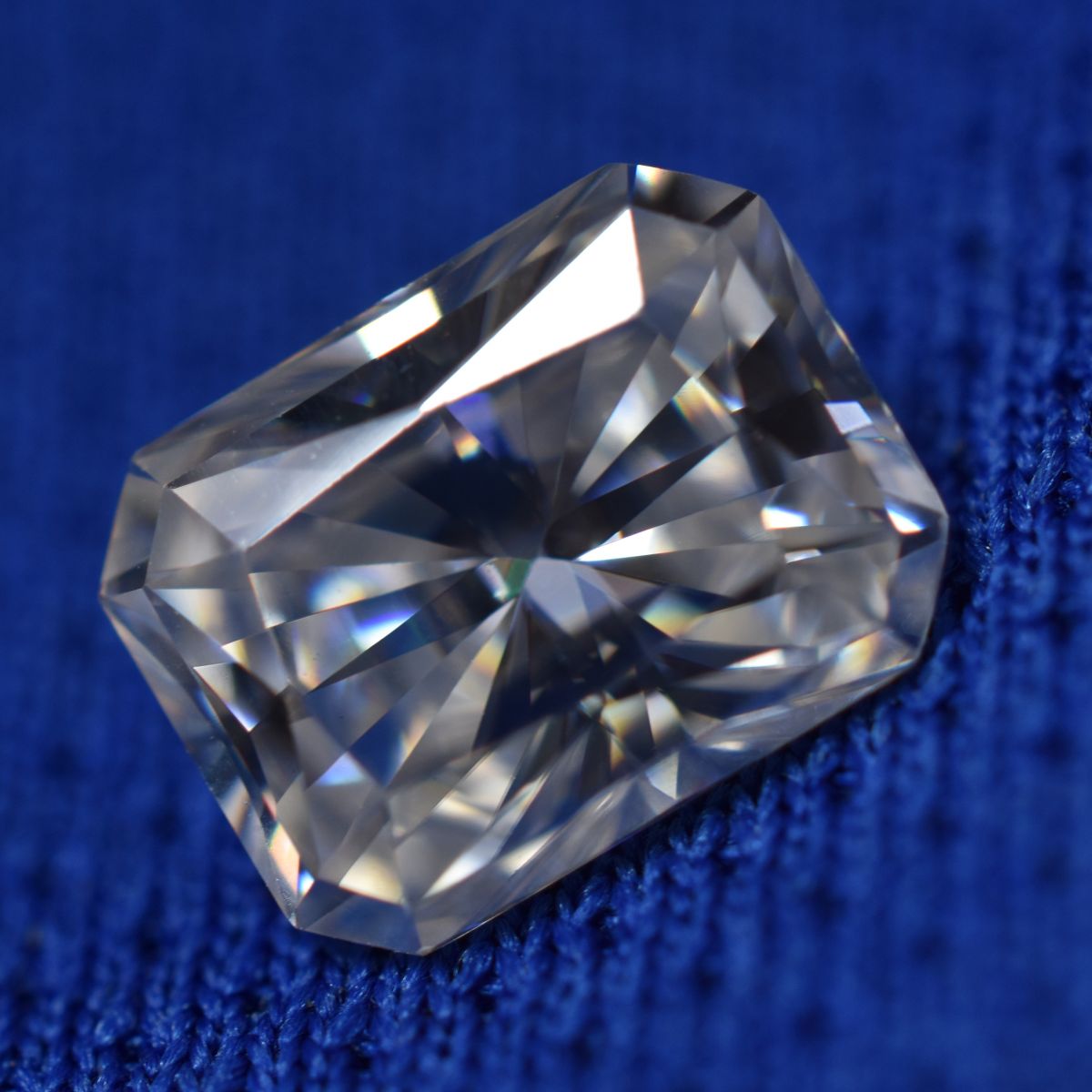 Moissanite 2.43 Carat VVS1 D Color Radiant Cut CERTIFIED Loose Gemstone 1 Pcs