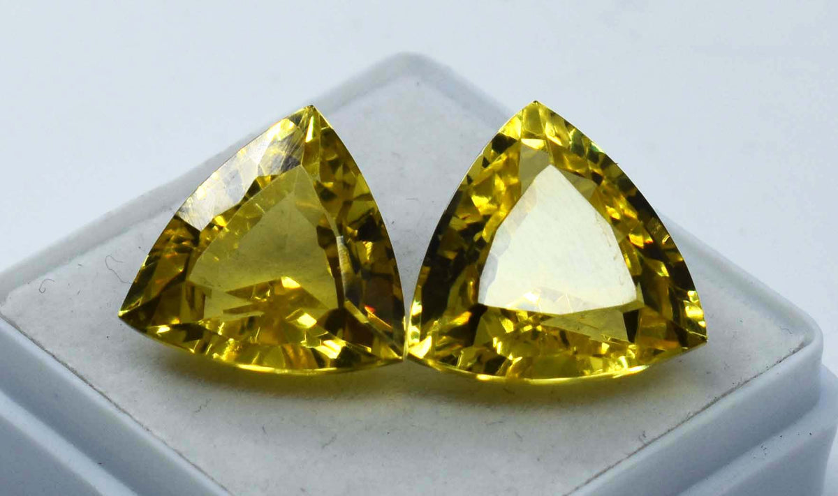 19.90 Carat Loose Gemstone Trillion Shape Natural Sapphire Yellow  CERTIFIED