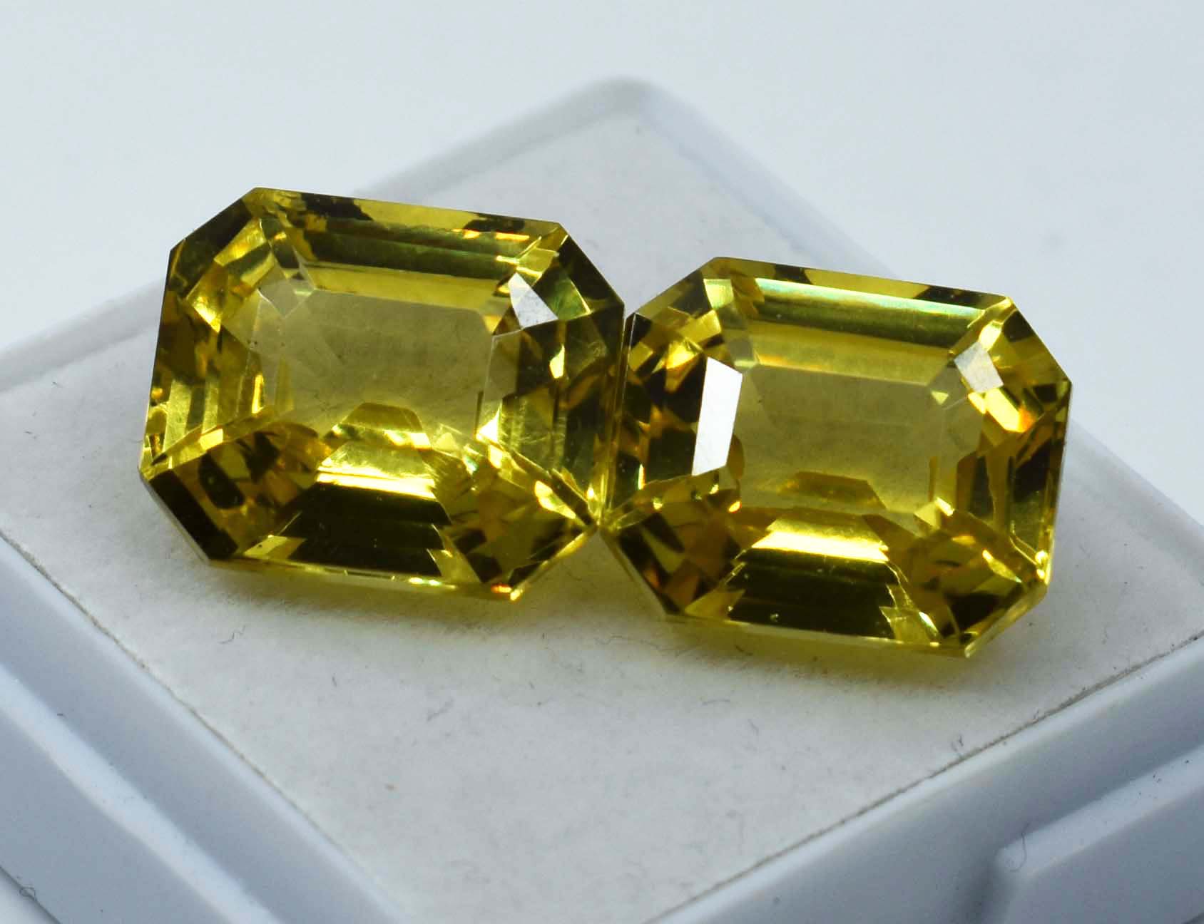 Sapphire Yellow Loose Gemstone 21.25 Ct Natural CERTIFIED Emerald Shape Pair