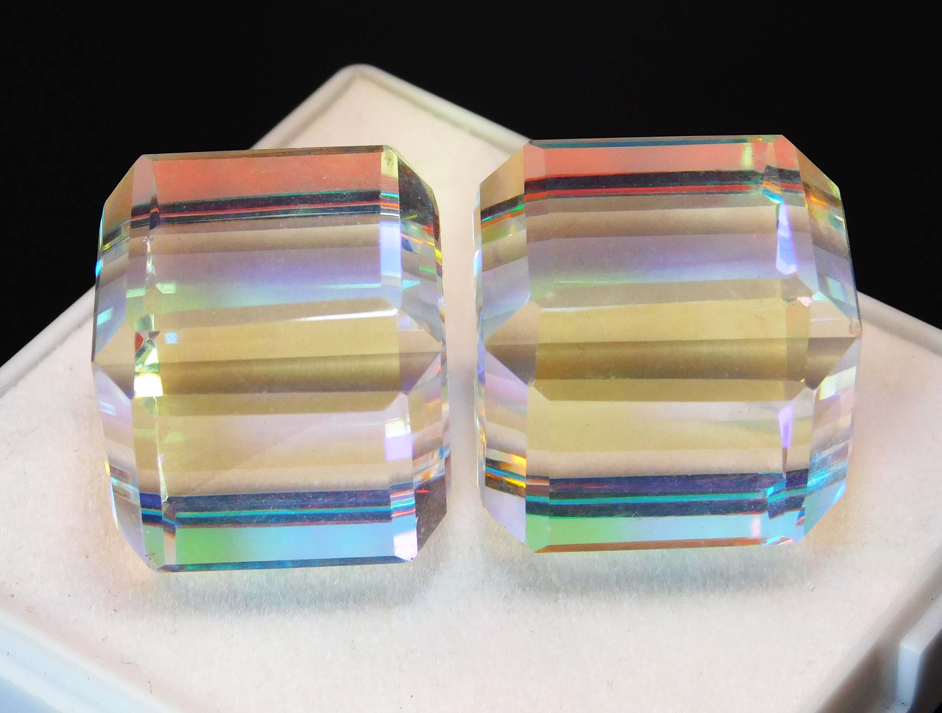 A++ Mystic Topaz Loose GEmstones Certified 235 Ct Cube Shape