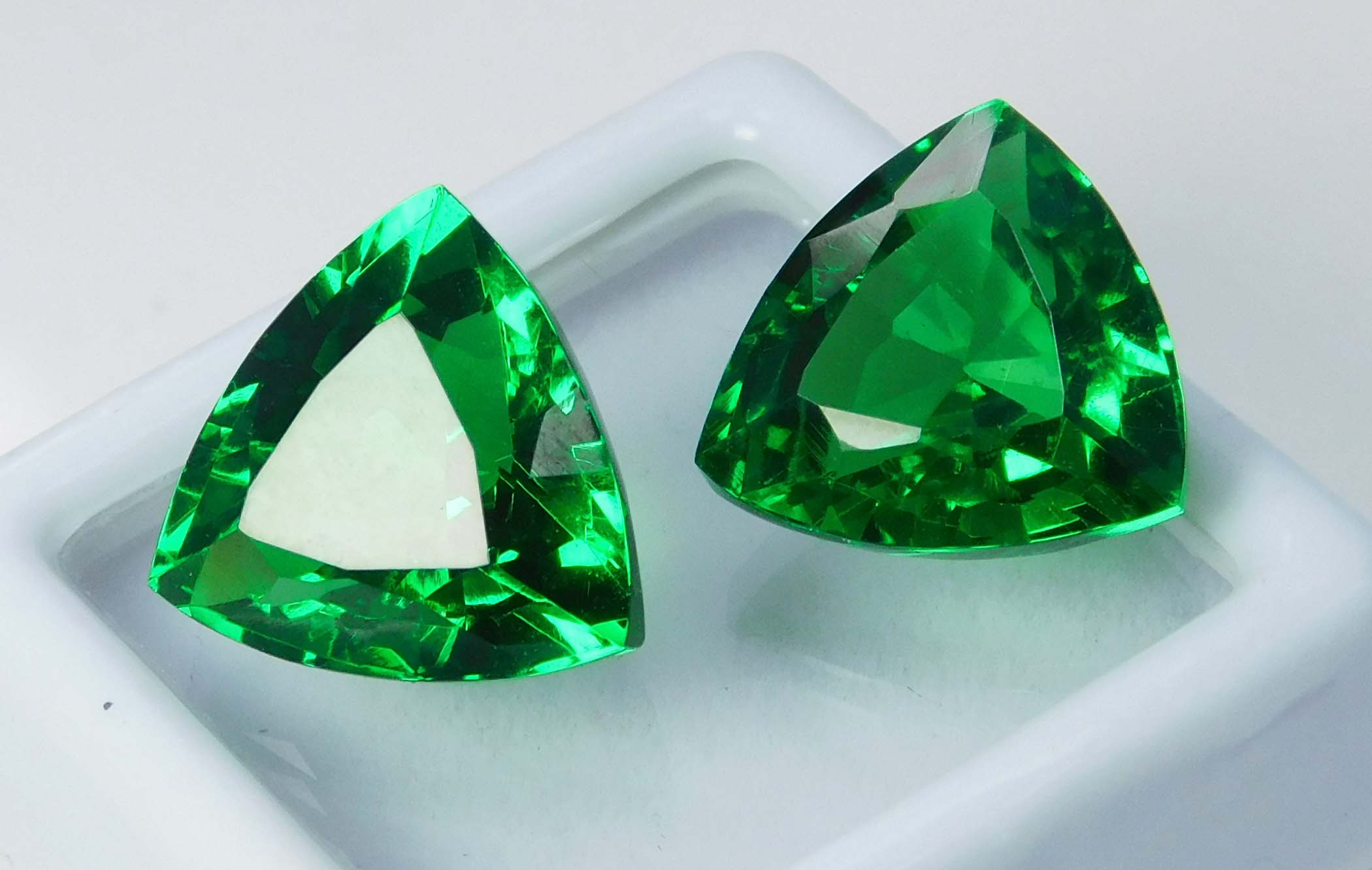 Natural Tourmaline Green Trillion Shape 19 Ct Certifeid Loose Gemstones Pair