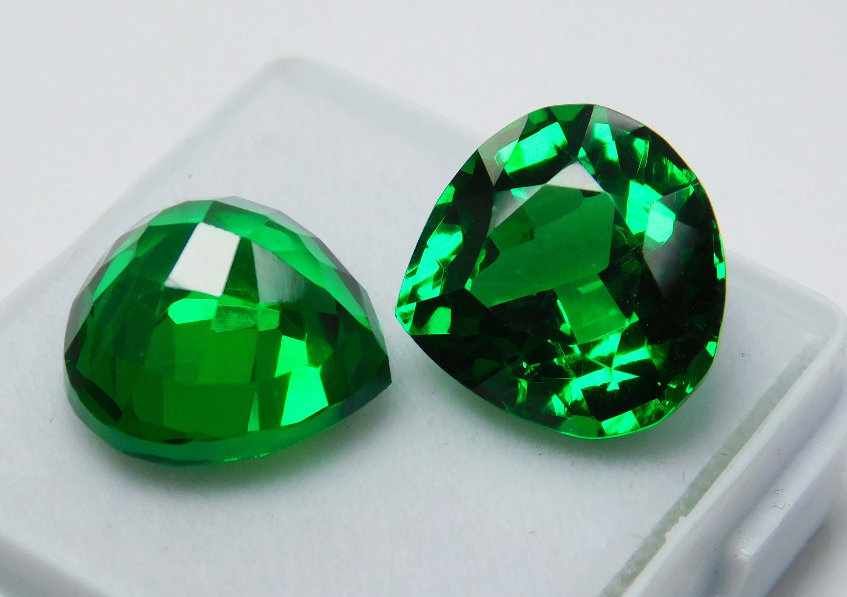 Natural Tourmaline Green Pear Shape 21 Ct Certifeid Loose Gemstones Pair