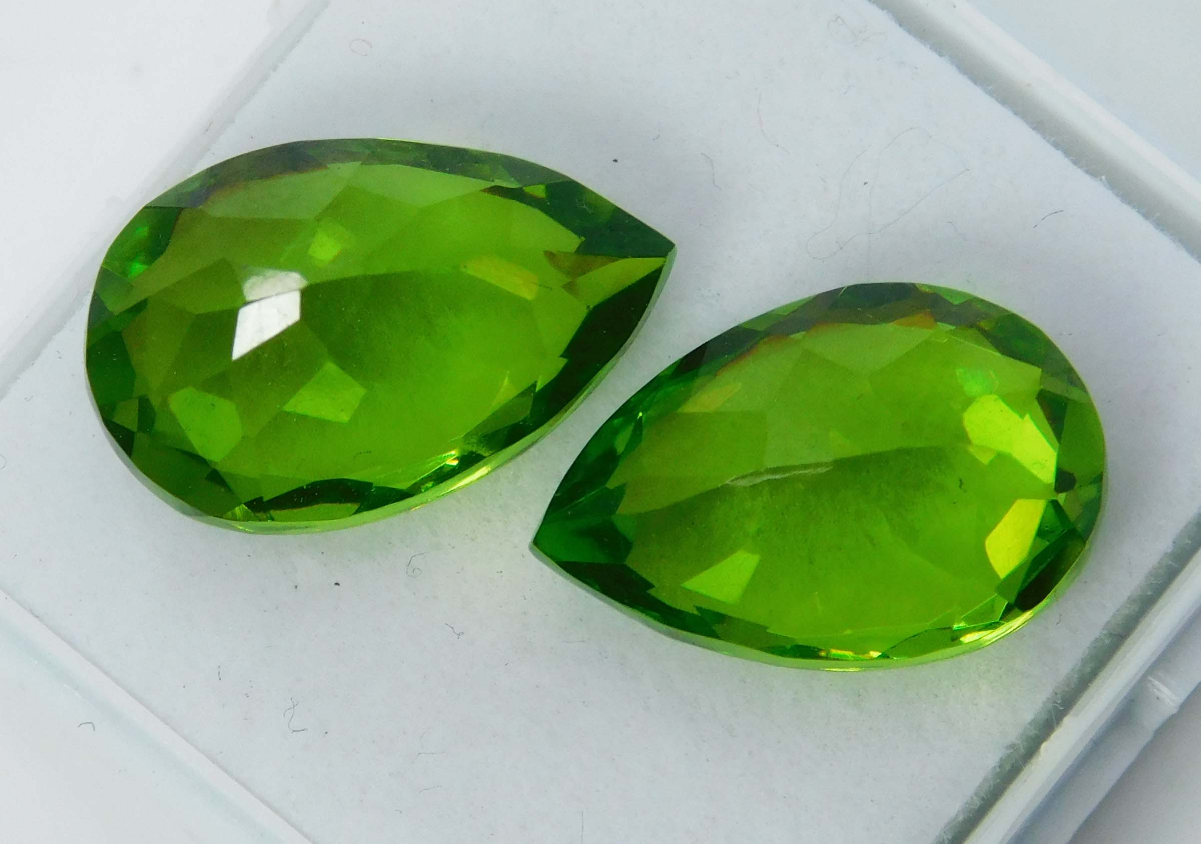 Natural Peridot Green Pear Shape 19 Ct Certifeid Loose Gemstones Pair