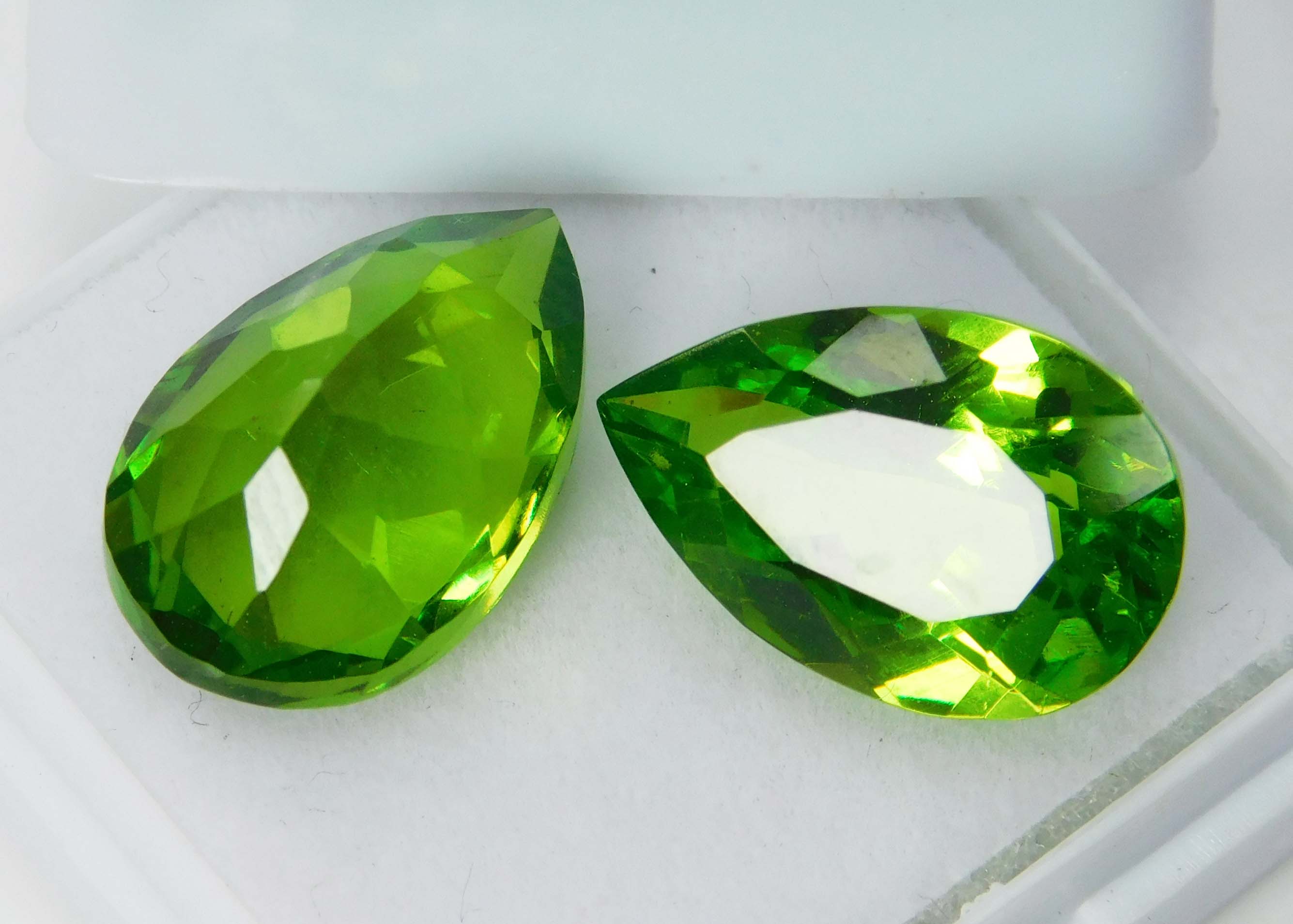 Natural Peridot Green Pear Shape 19 Ct Certifeid Loose Gemstones Pair