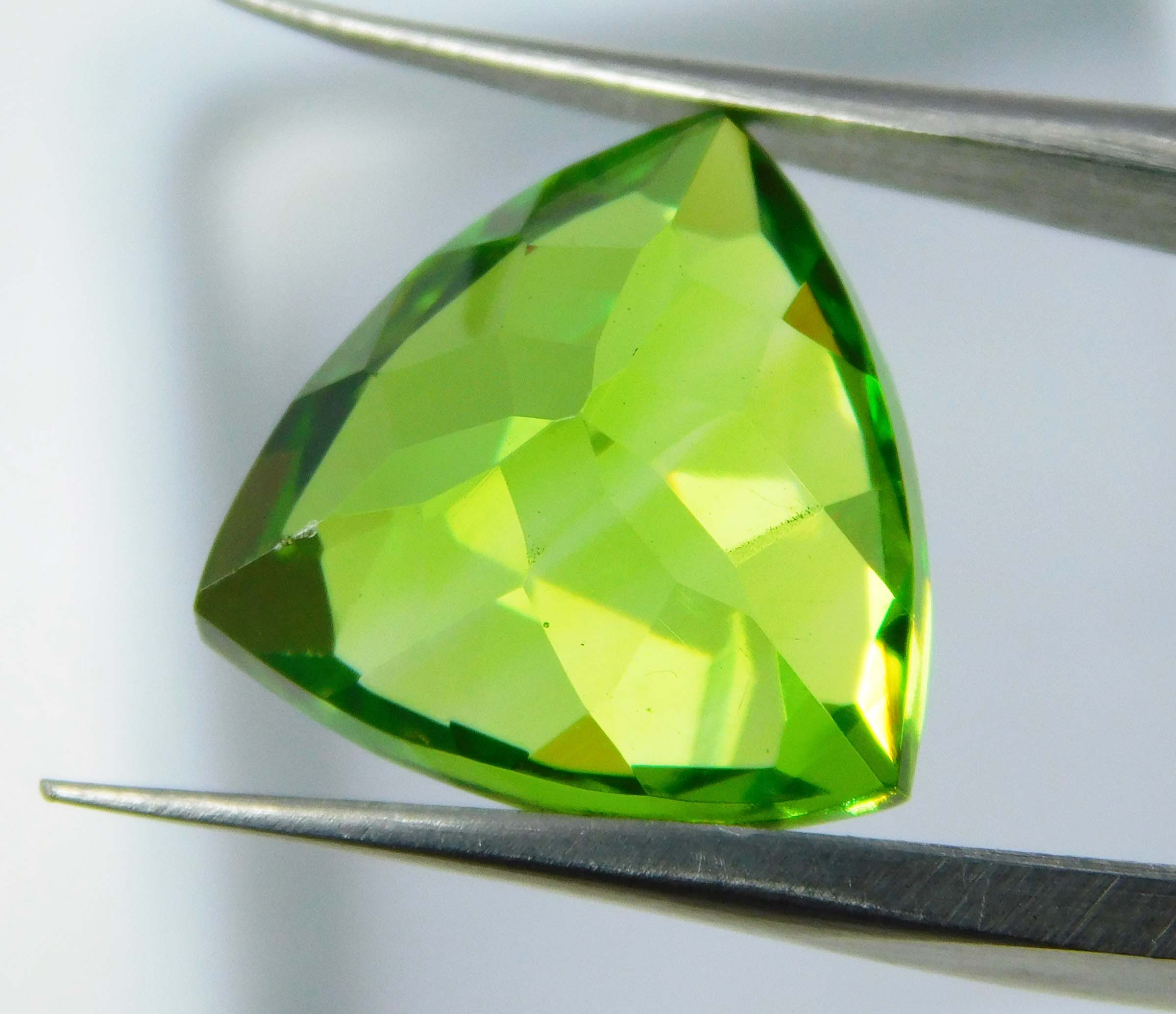 9.90 Ct Trillion Cut Natural CERTIFIED Peridot Green Loose Gemstone