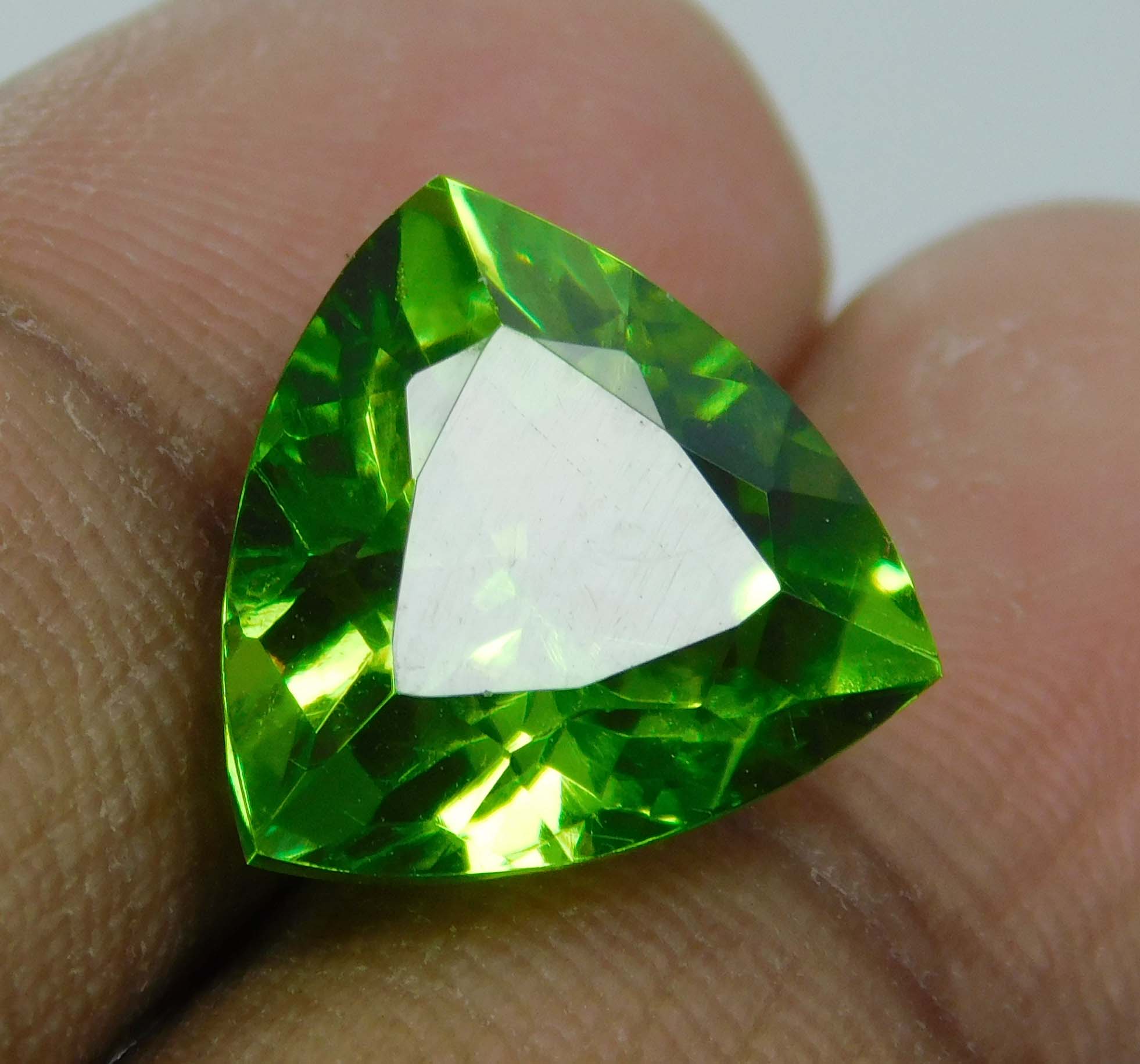 9.90 Ct Trillion Cut Natural CERTIFIED Peridot Green Loose Gemstone