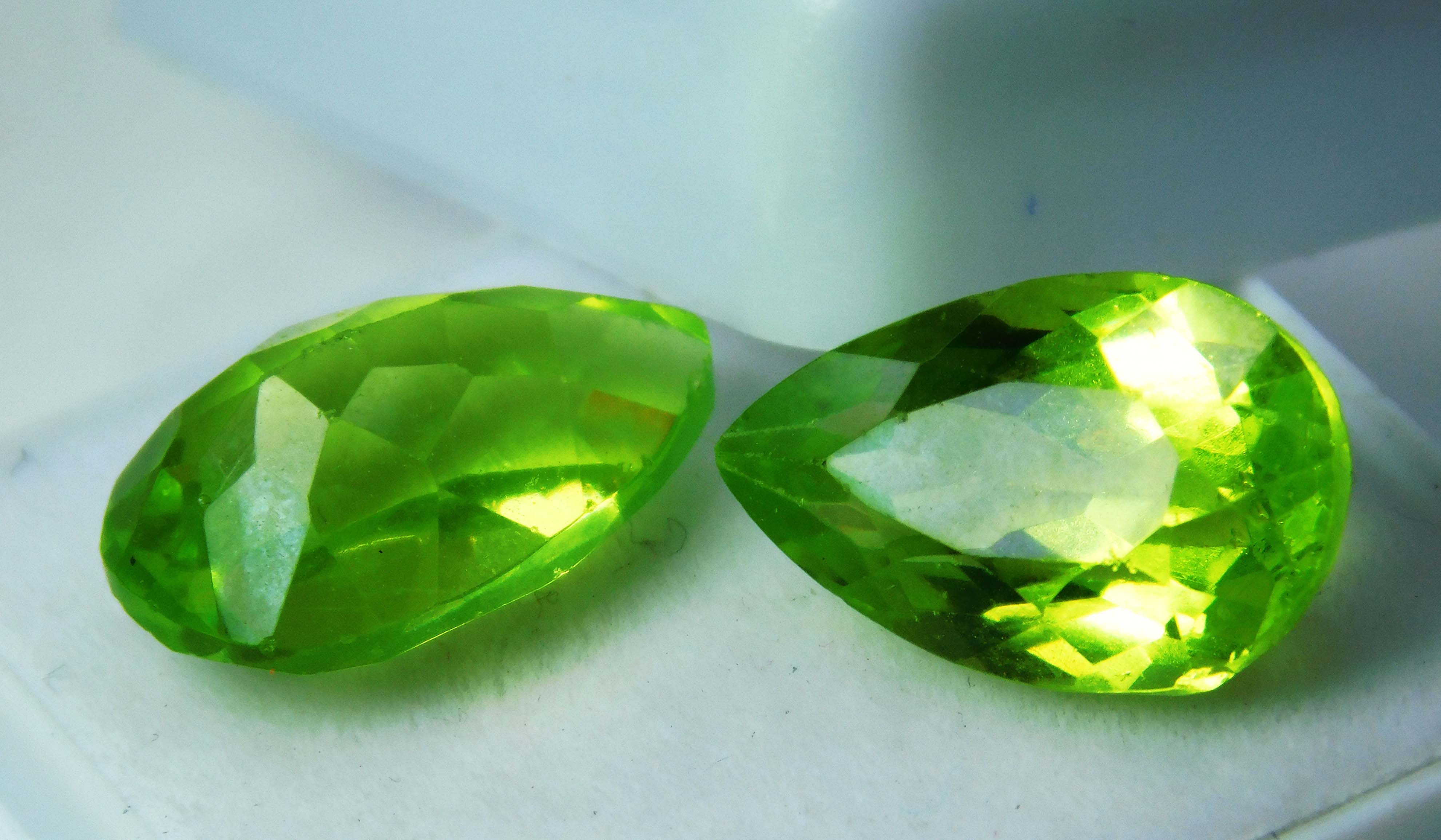 Green Peridot 14.80 Ct Pear Cut Natural CERTIFIED Loose Gemstones Pair