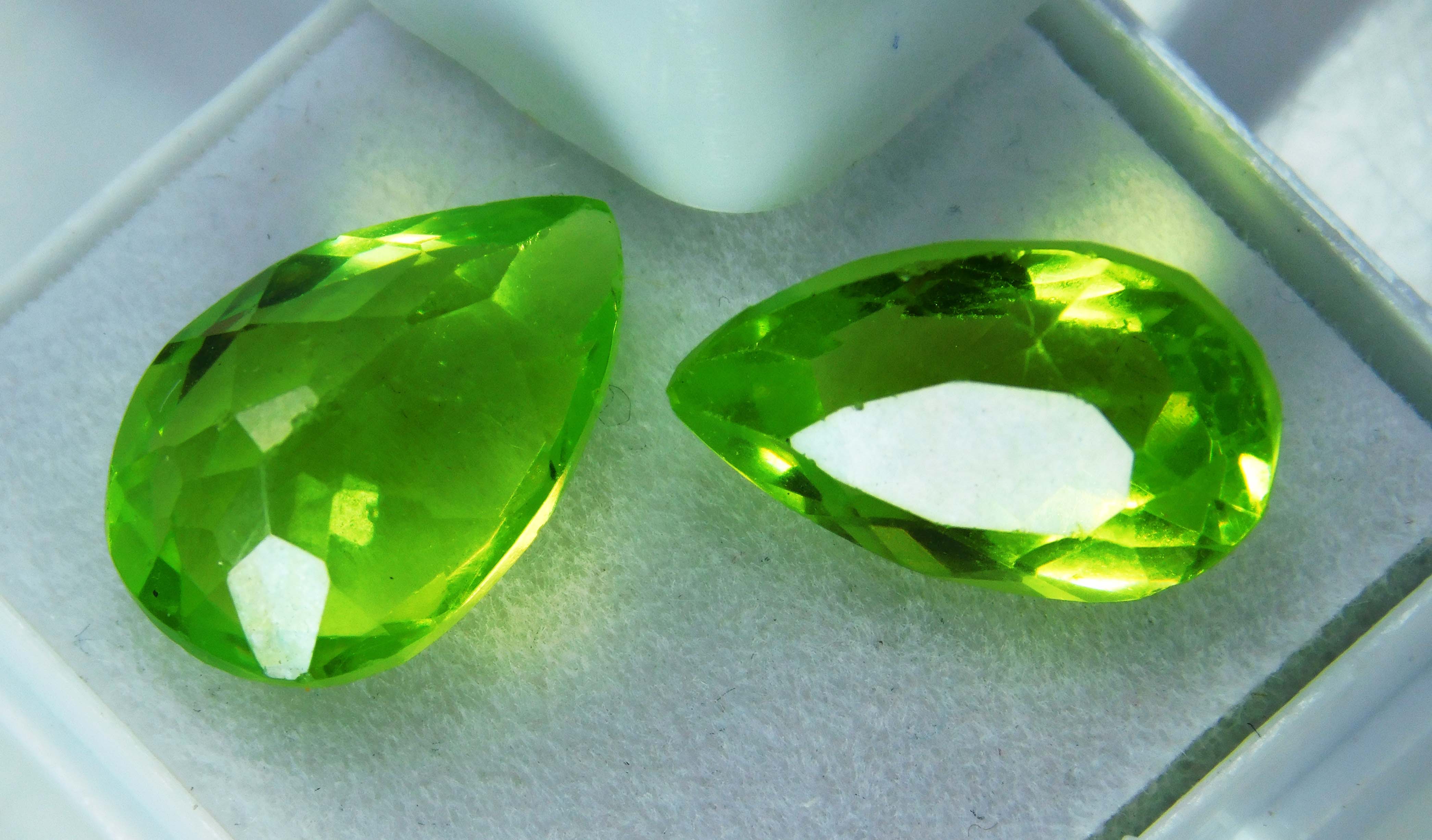 Green Peridot 14.80 Ct Pear Cut Natural CERTIFIED Loose Gemstones Pair