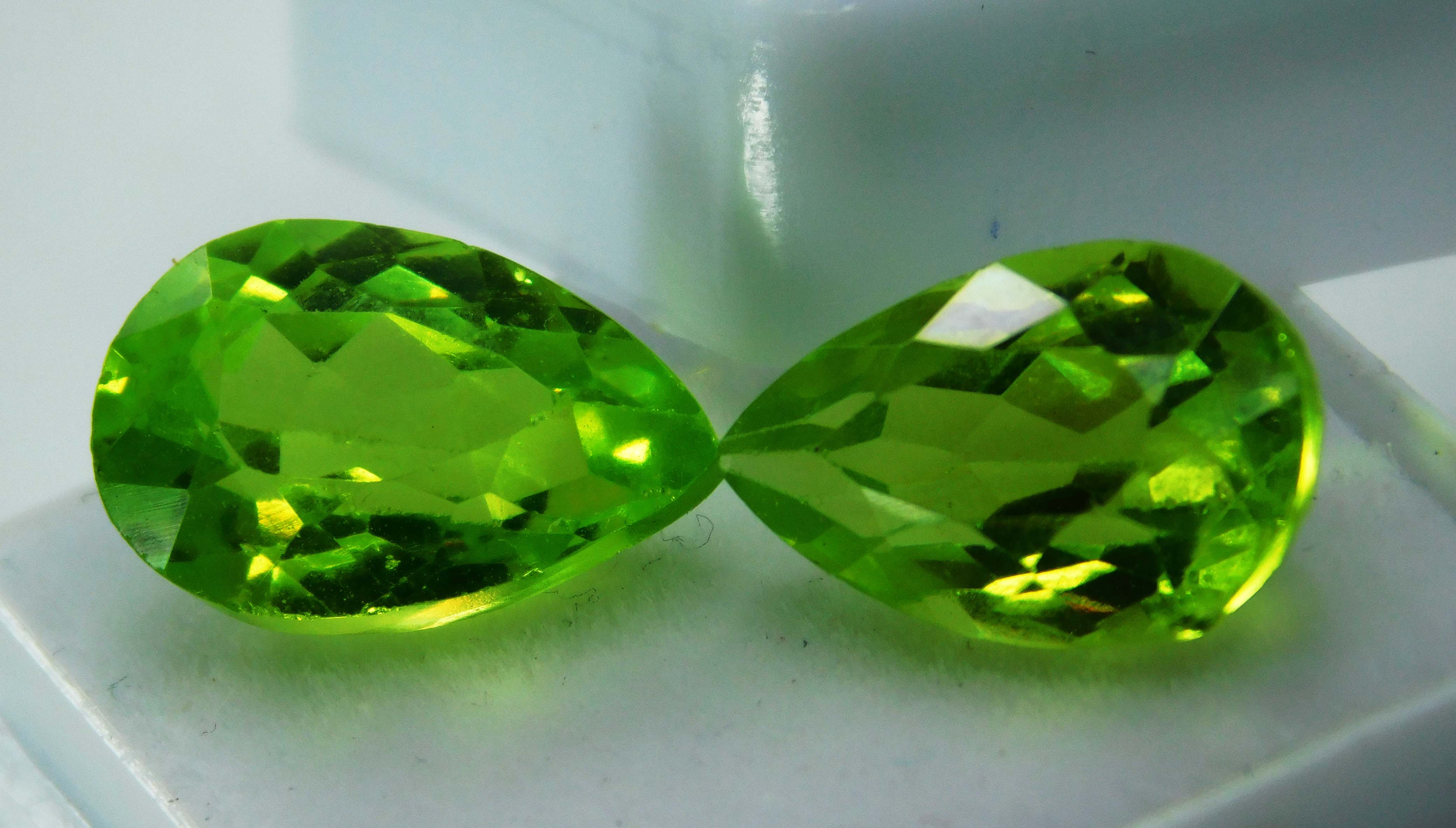 Green Peridot 14.80 Ct Pear Cut Natural CERTIFIED Loose Gemstones Pair