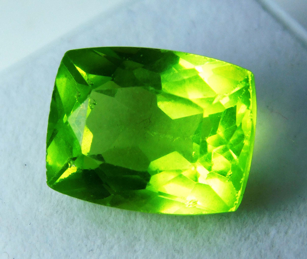 Green Peridot Cushion Cut 10.26 Ct Natural CERTIFIED Loose Gemstone For Jewelry