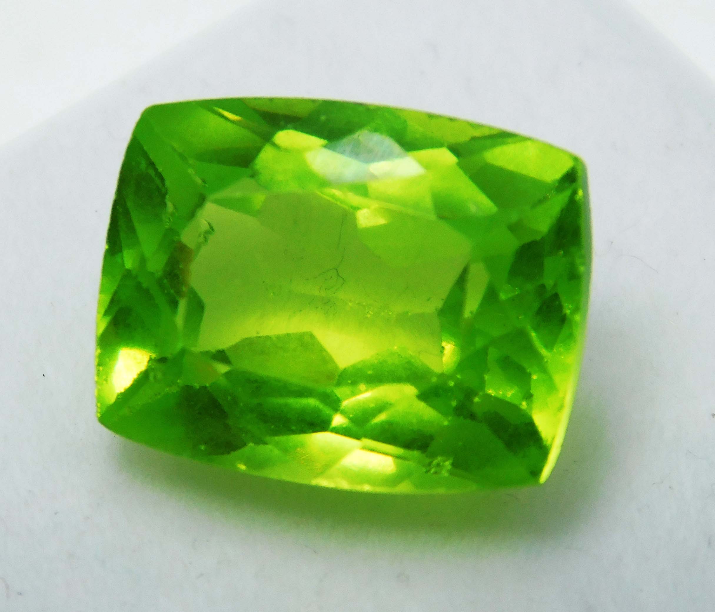 Green Peridot Cushion Cut 10.26 Ct Natural CERTIFIED Loose Gemstone For Jewelry