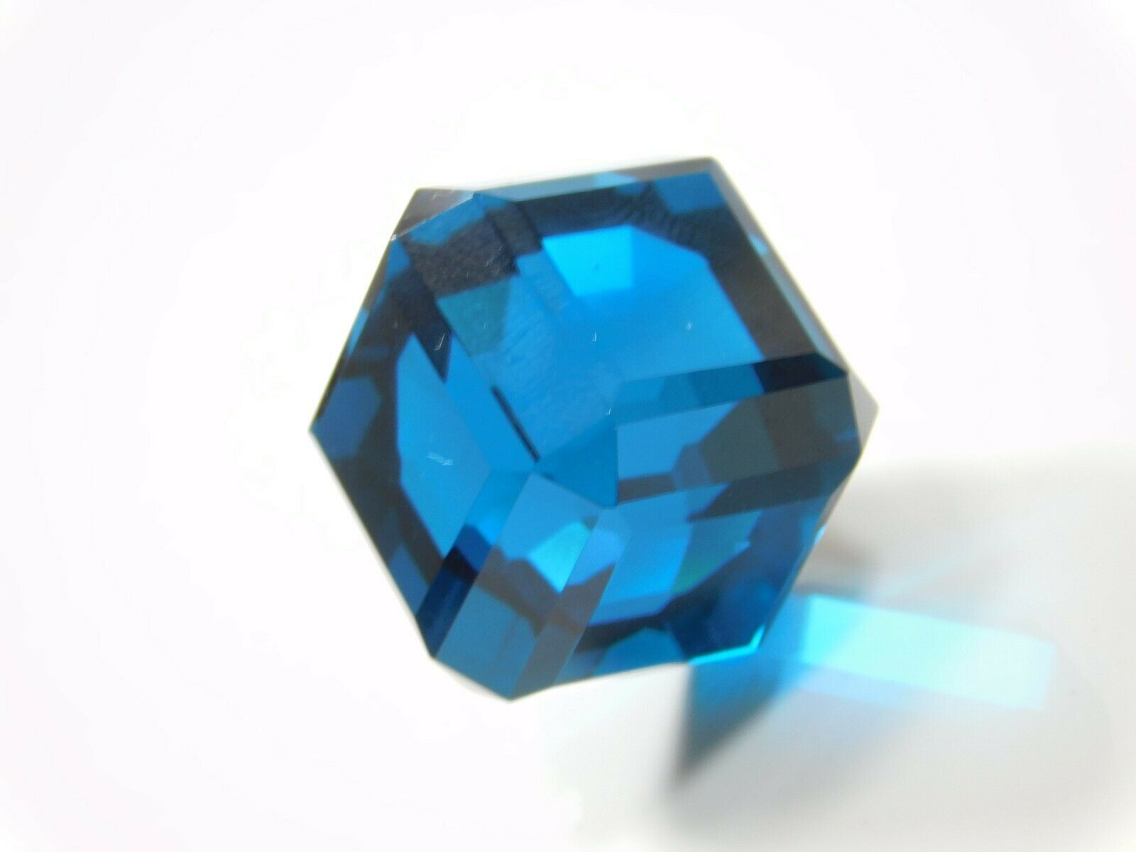 140.10 Ct A+ CERTIFIED Rare Teal Sapphire Loose Gemstone Big Size Cube Cut