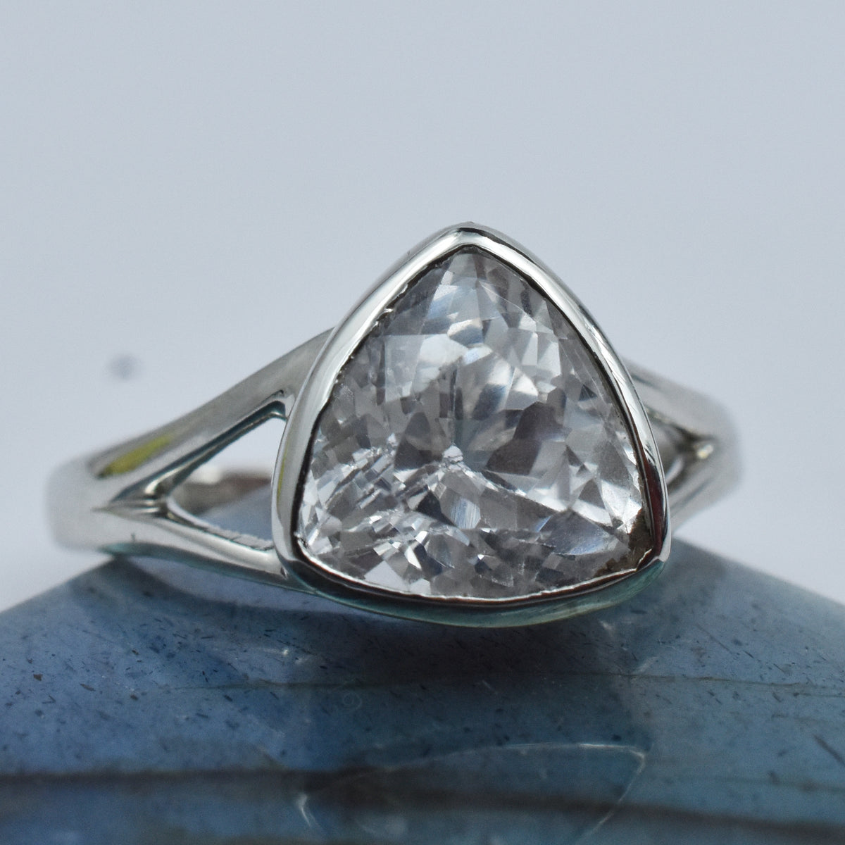 Silver Ring 18.35 Ct White Sapphire Ring Trillion Cut Ring Sz 8.5 Simulant