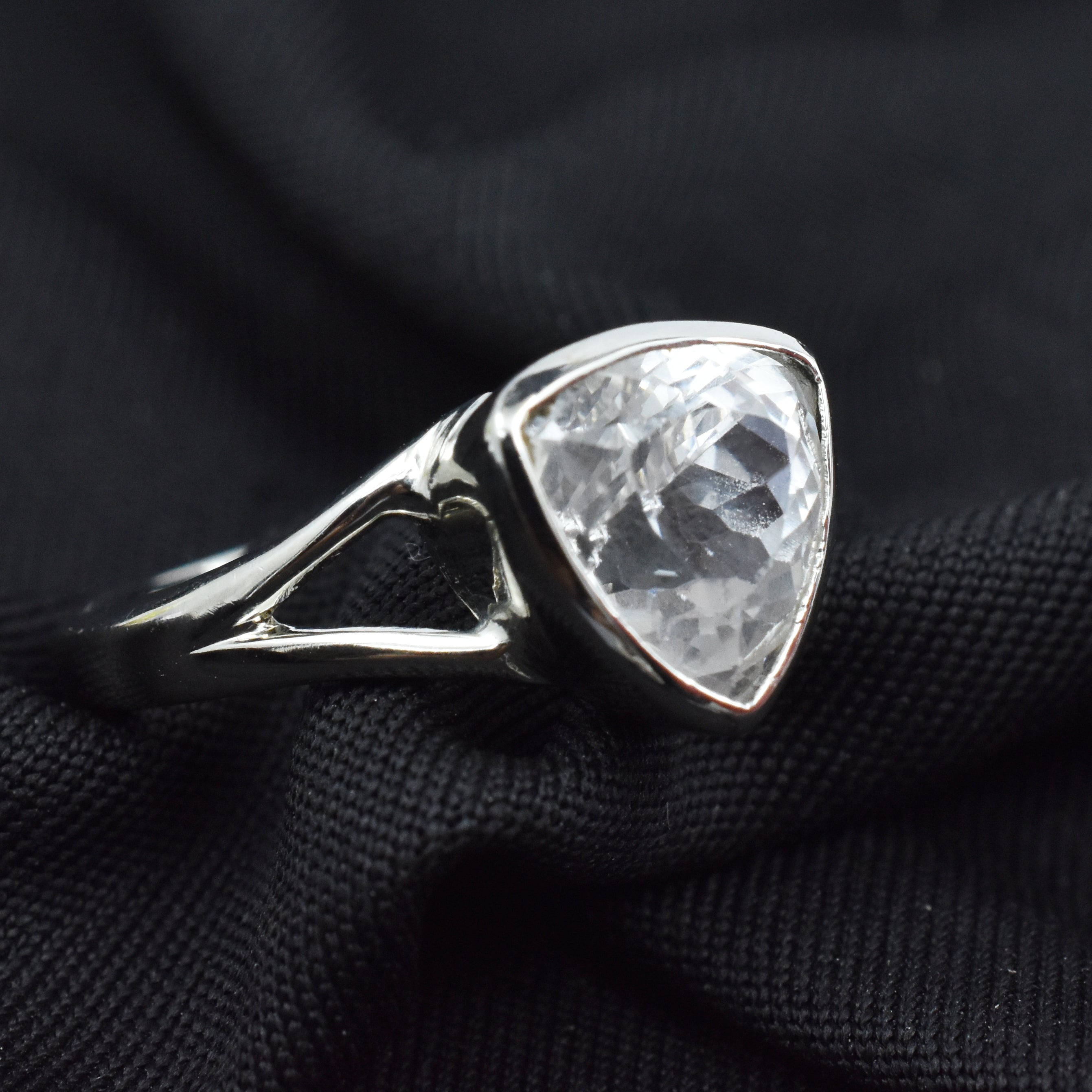 Silver Ring 18.35 Ct White Sapphire Ring Trillion Cut Ring Sz 8.5 Simulant