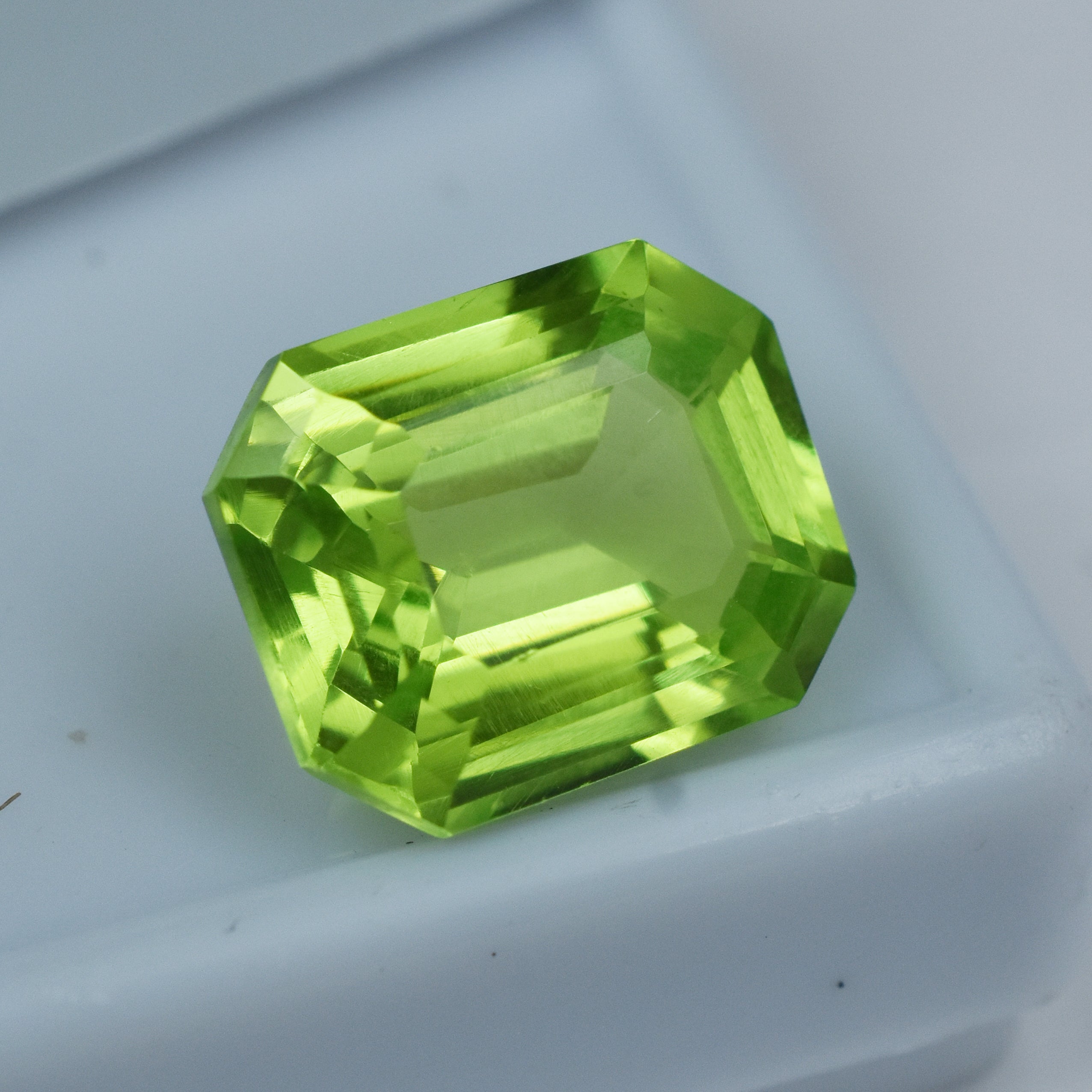 NATURAL 9.75 Ct Stunning Green PERIDOT Emerald Cut BEST Loose Gemstone CERTIFIED