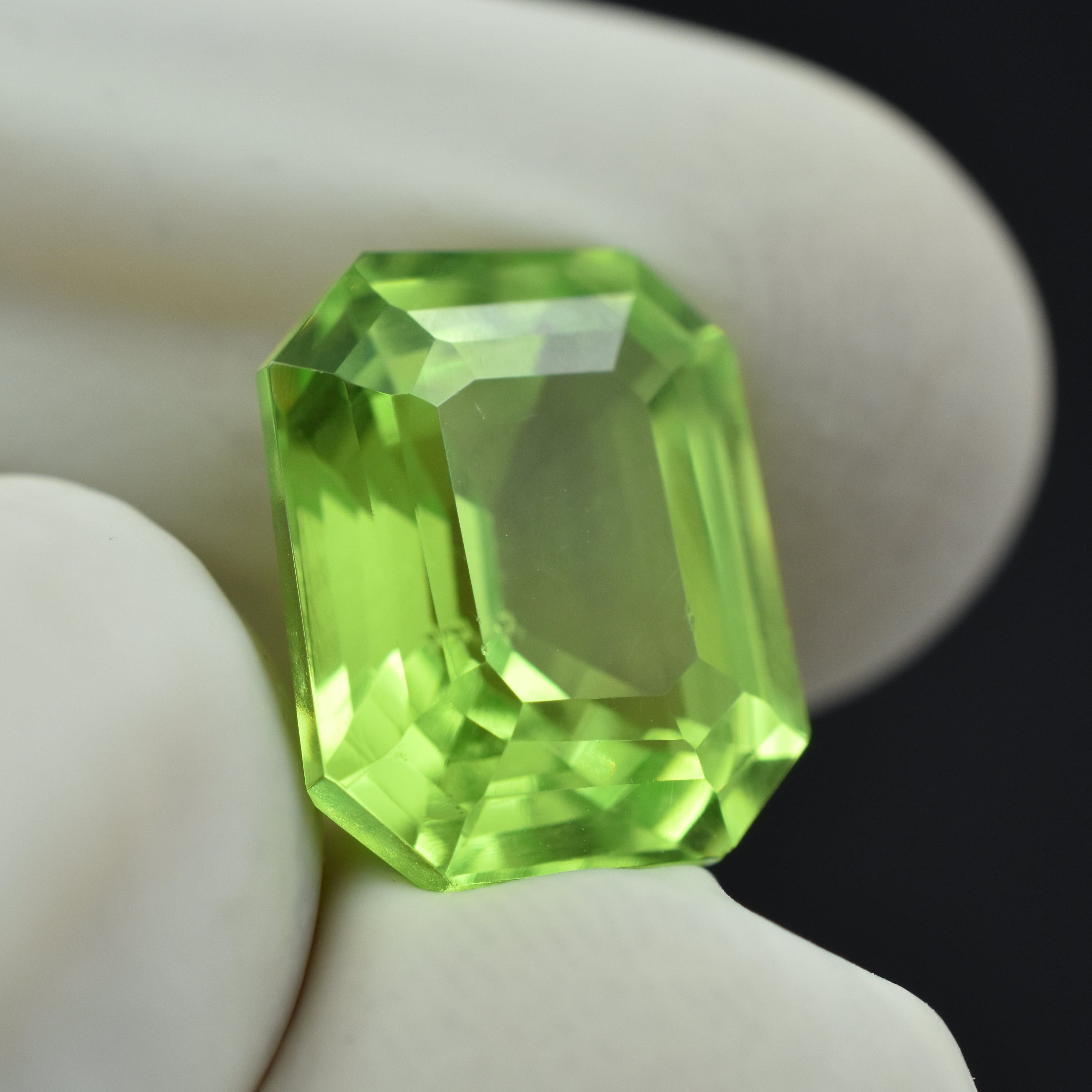 NATURAL 9.75 Ct Stunning Green PERIDOT Emerald Cut BEST Loose Gemstone CERTIFIED