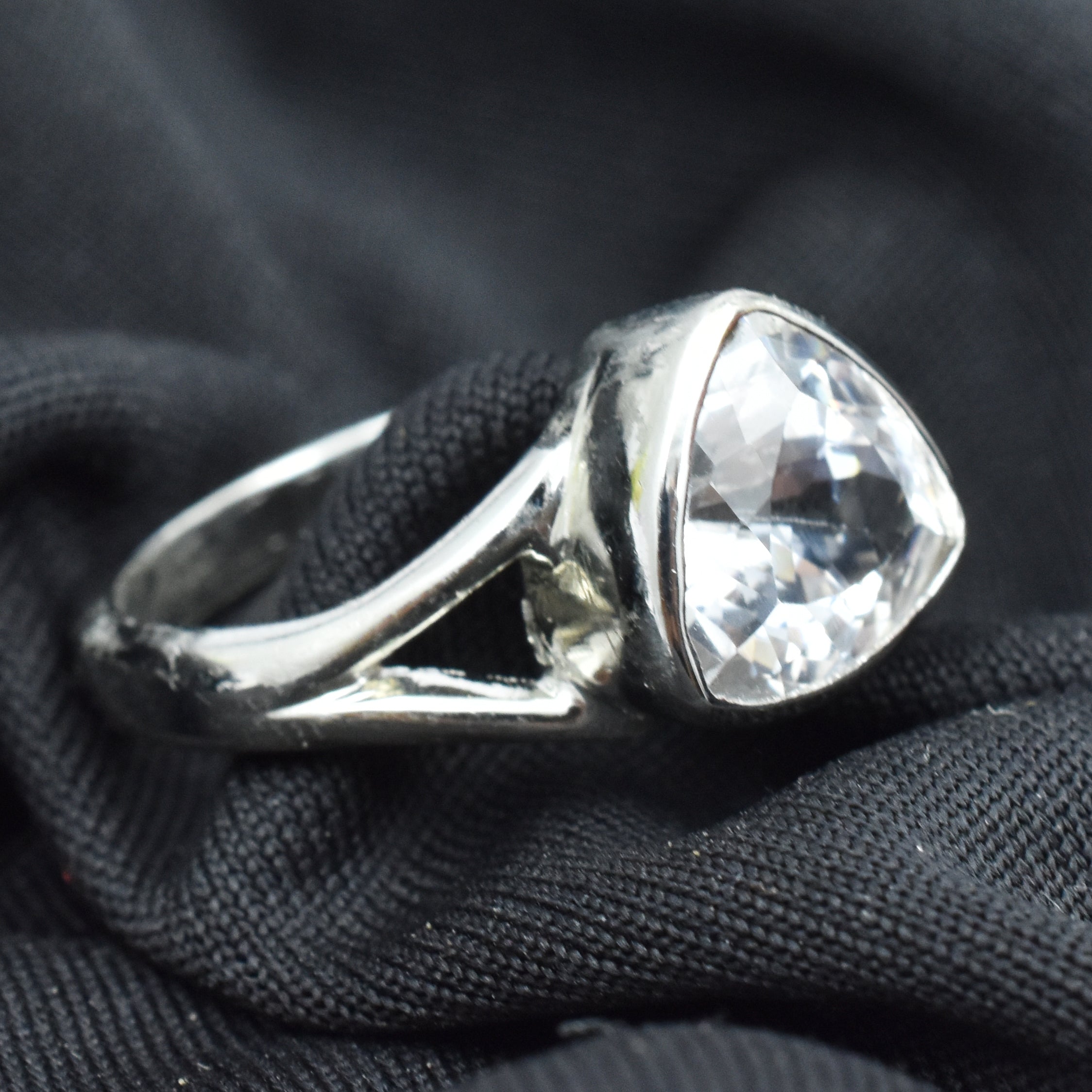 Silver Ring Trillion Cut Stone Ring Sz 8. Simulant 18.80 Ct White Sapphire Ring