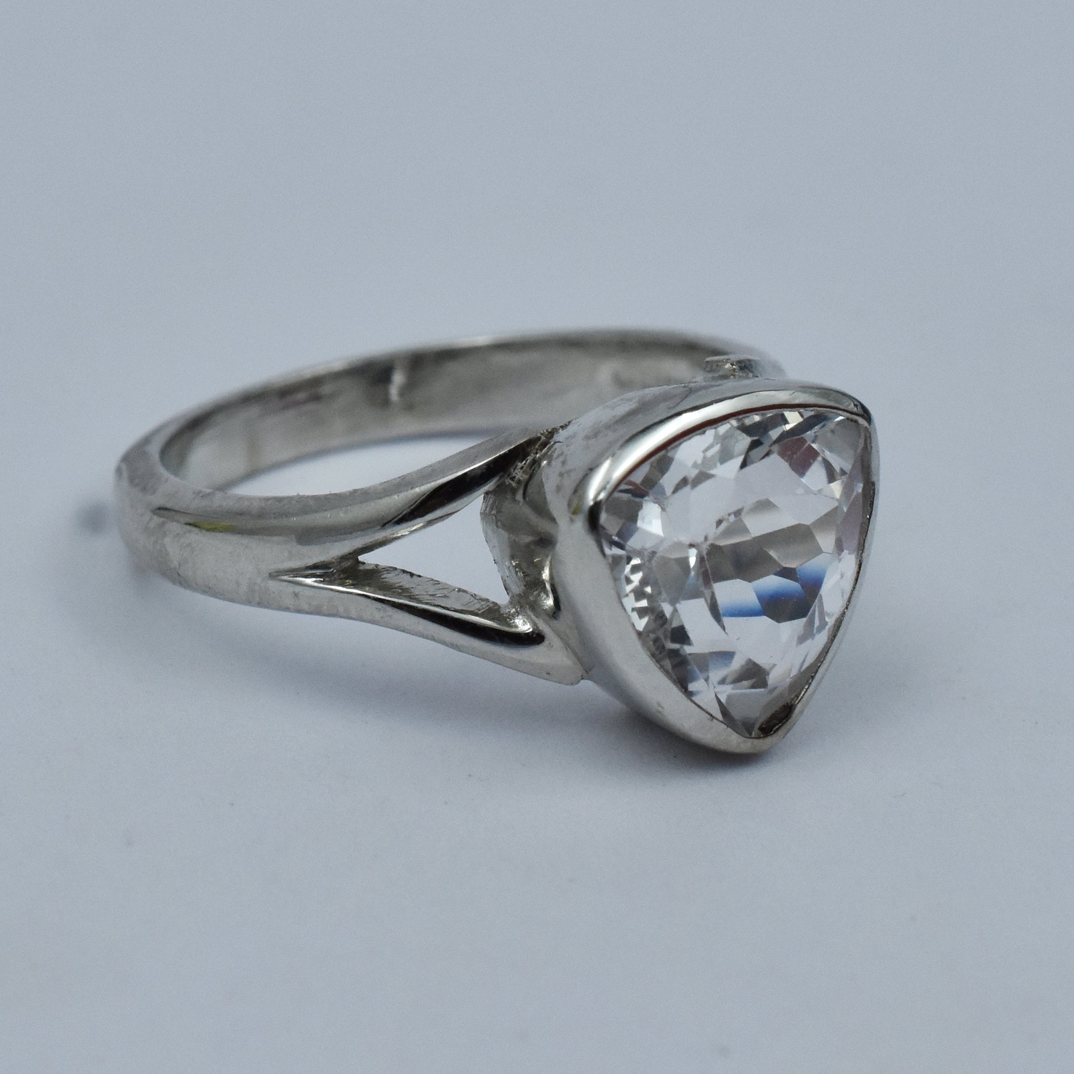 Silver Ring Trillion Cut Stone Ring Sz 8. Simulant 18.80 Ct White Sapphire Ring