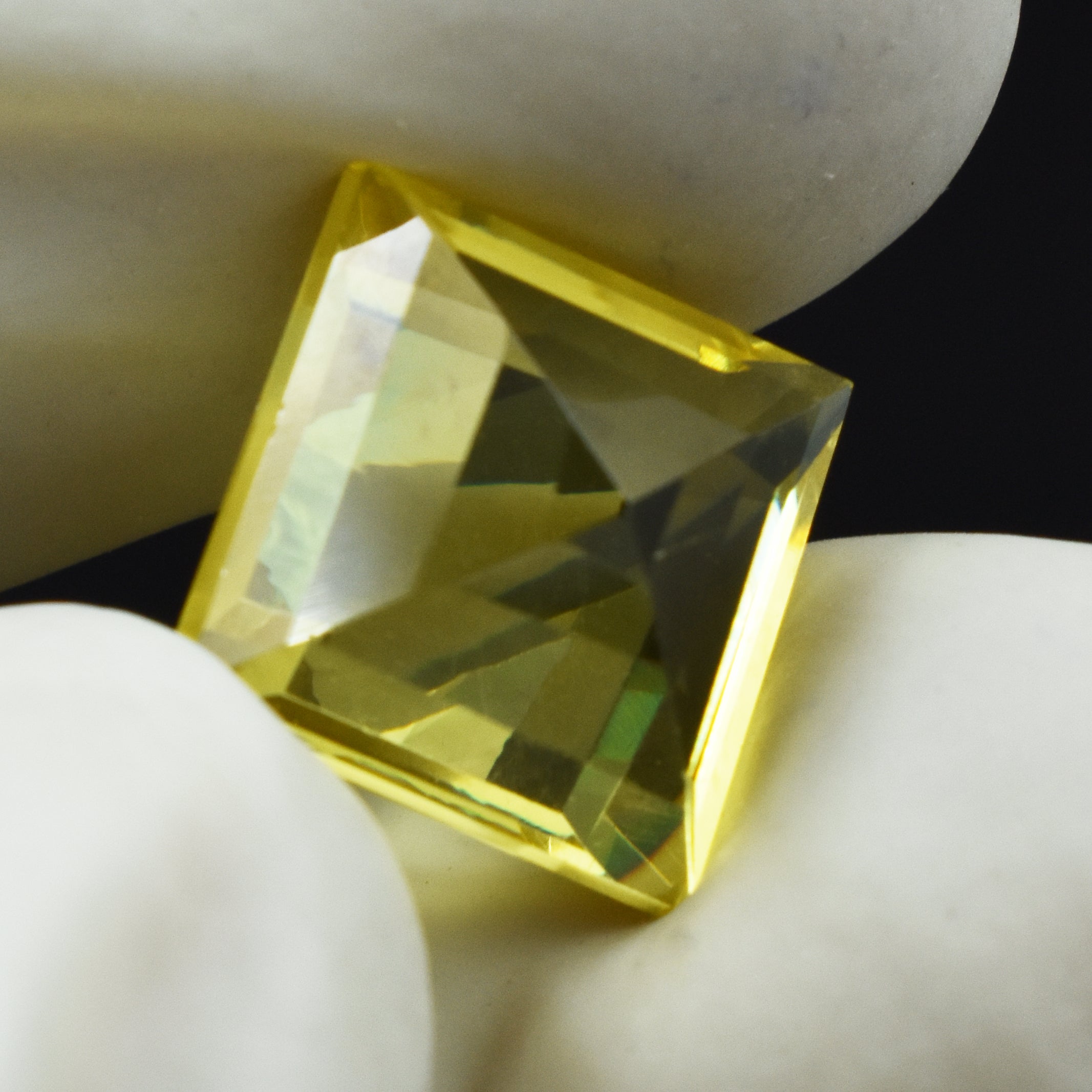 Natural 9.75 Ct Square Shape Brilliant Yellow Sapphire Loose CERTIFIED Gemstone