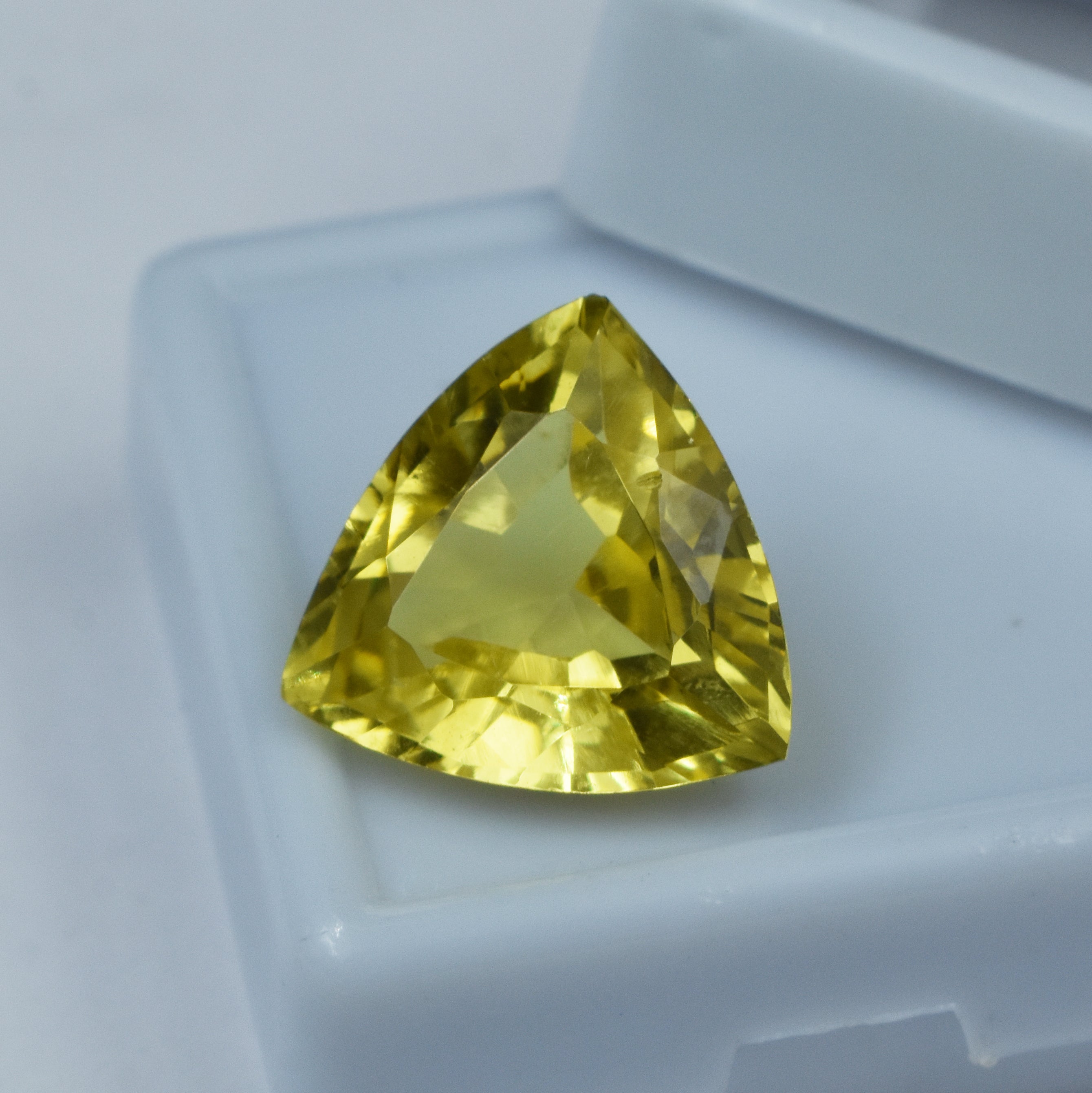 CERTIFIED 10.65 Ct Yellow Sapphire Trillion Natural Top Quality Loose Gemstone