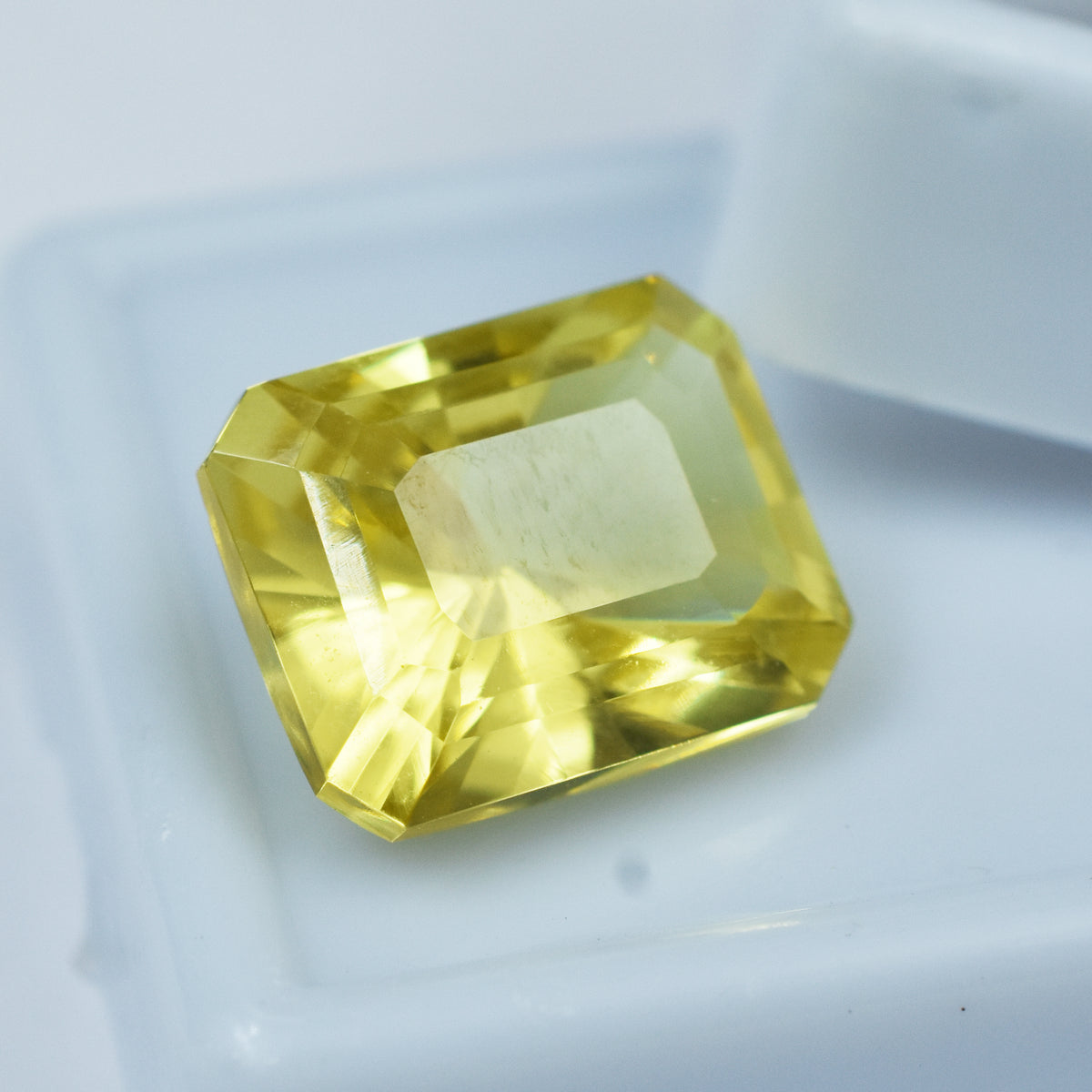 Natural Emerald Shape 9.60 Ct Yellow Sapphire Gem Loose Gemstone CERTIFIED