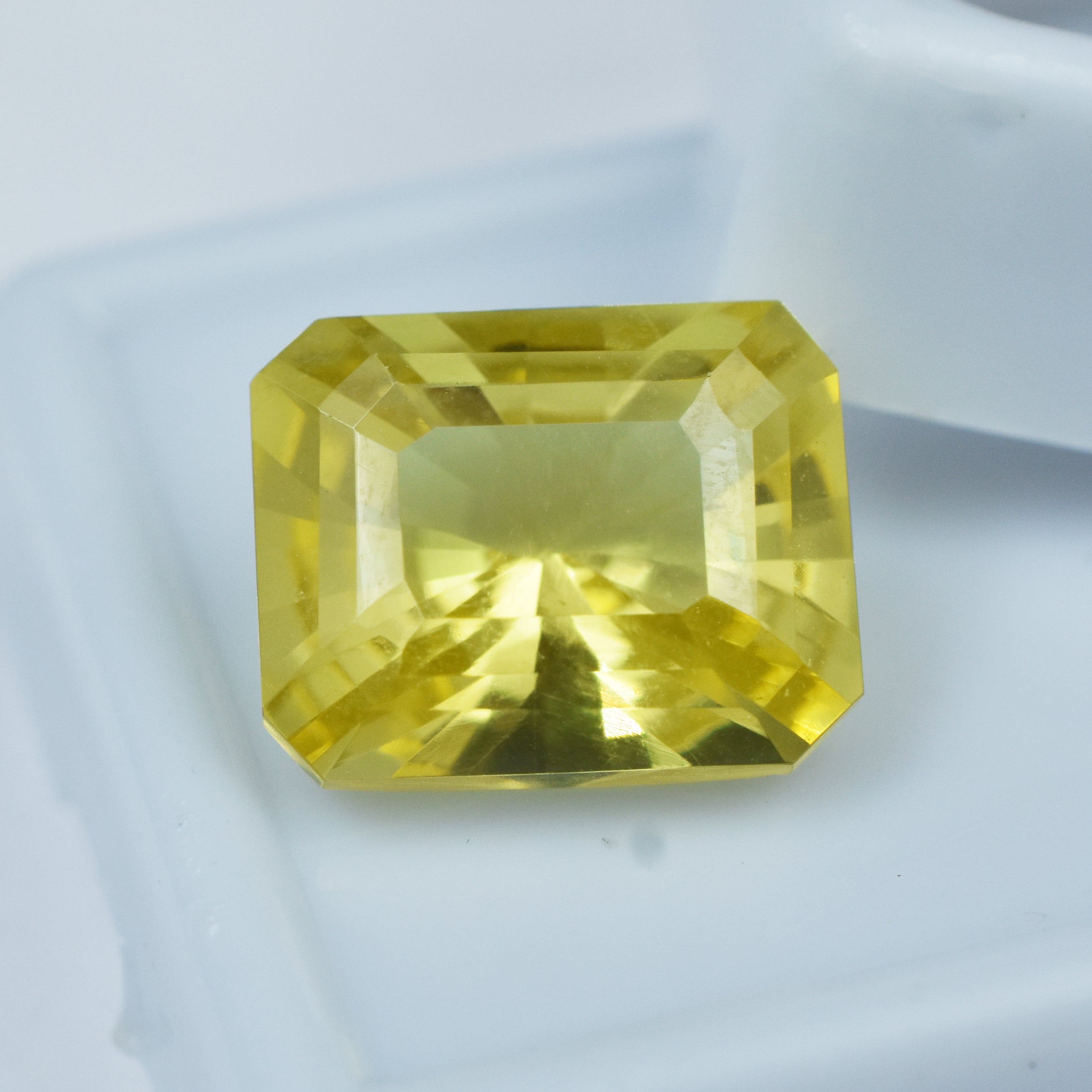 Natural Emerald Shape 9.60 Ct Yellow Sapphire Gem Loose Gemstone CERTIFIED