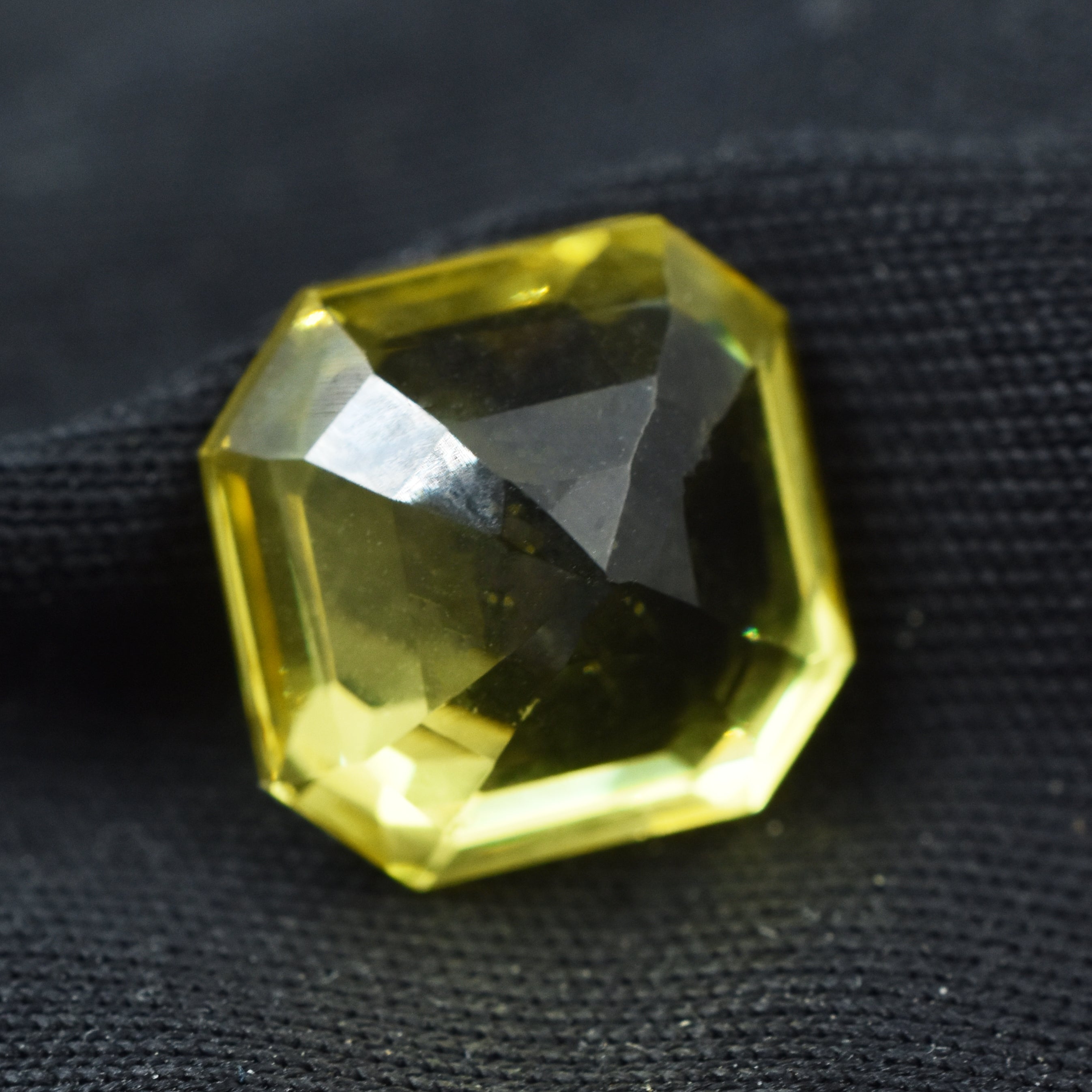 Precious Yellow Sapphire Square Shape 10.35 Ct Natural CERTIFIED Loose Gemstone