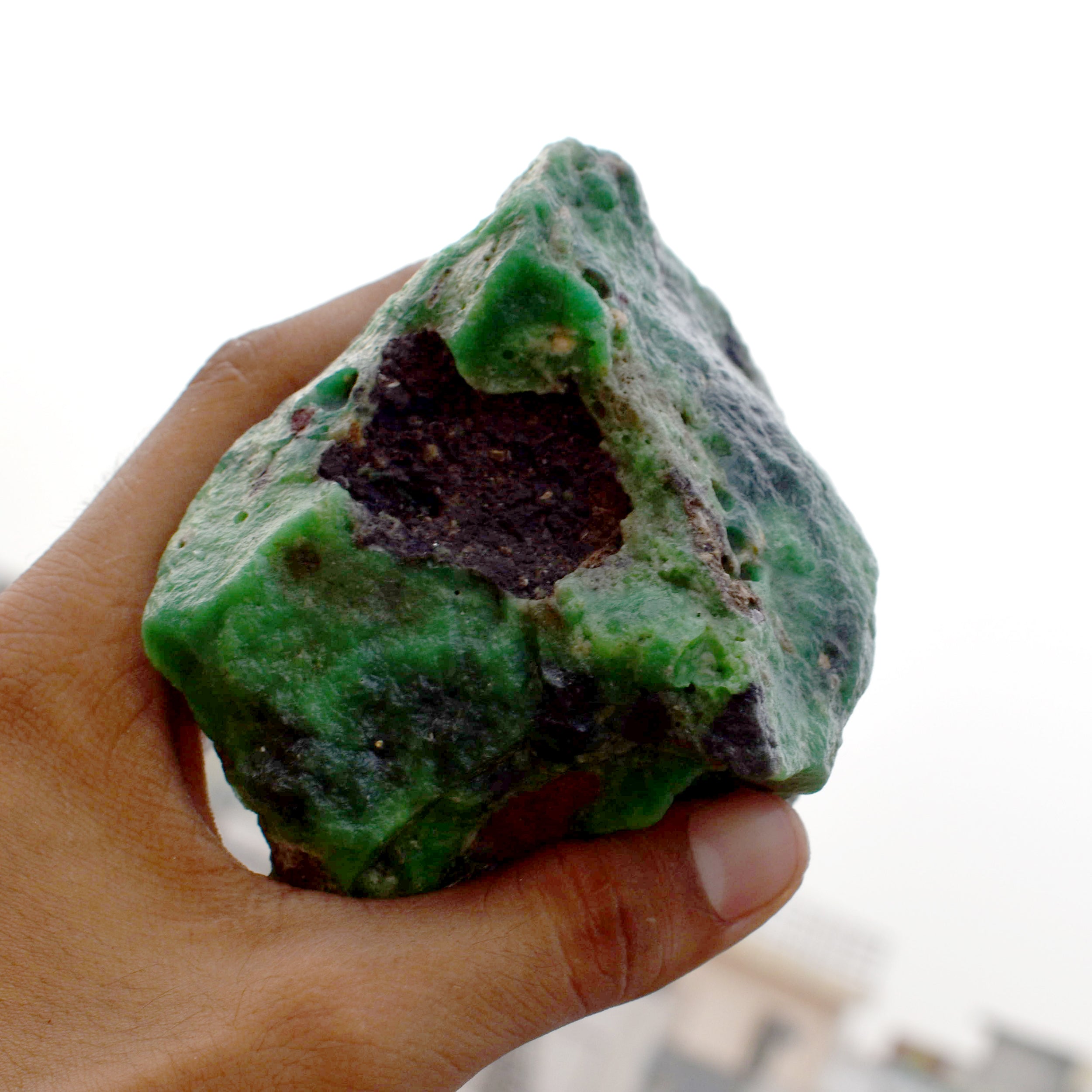 Untreated 2825.7 Ct Natural Fluorite Green CERTIFIED Uncut Rough Loose Gemstone.