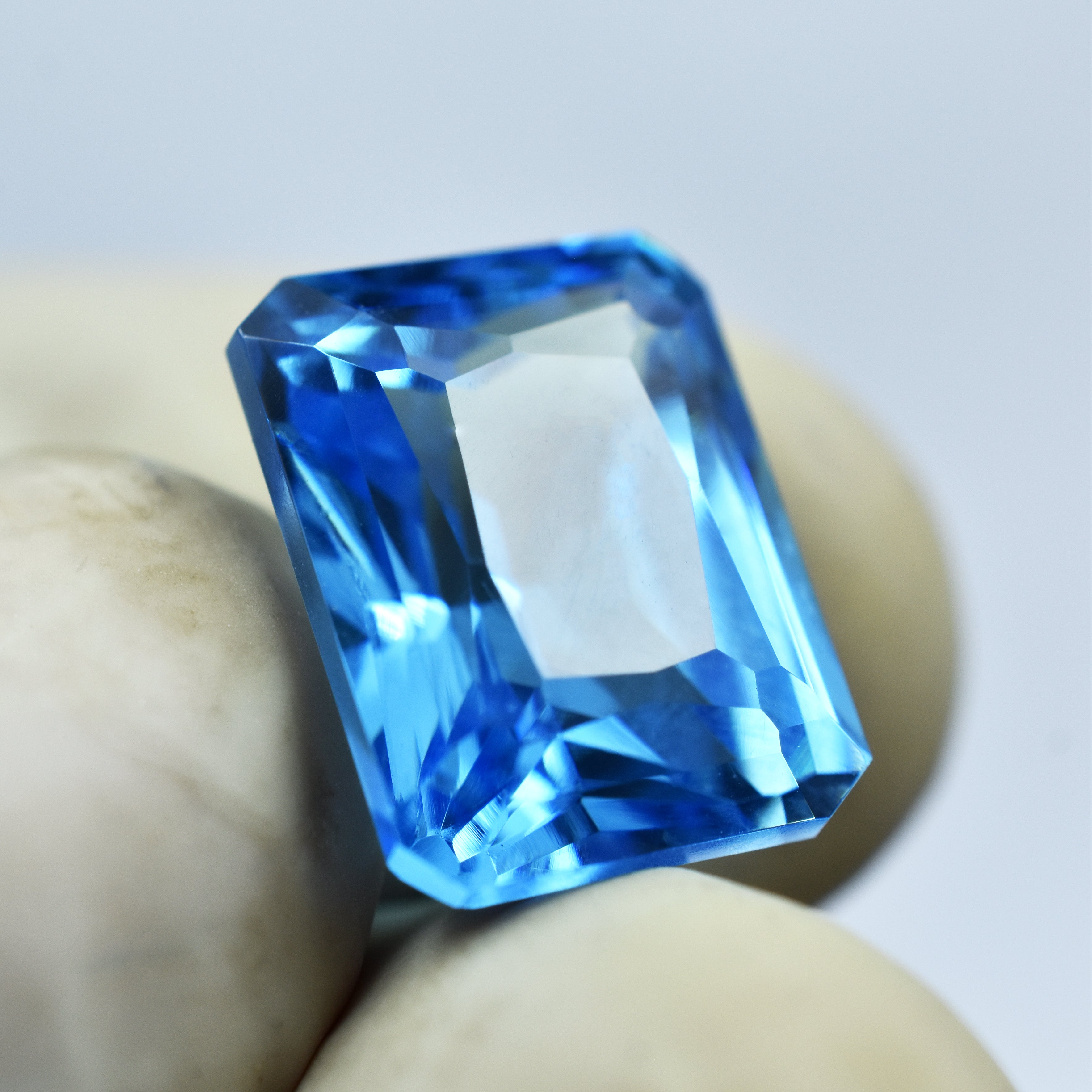 Most Beautiful Sapphire 10.25 Carat Emerald Shape Natural Blue Sapphire Certified Loose Gemstone Jewelry Making Sapphire From Sri Lanka Gemstone