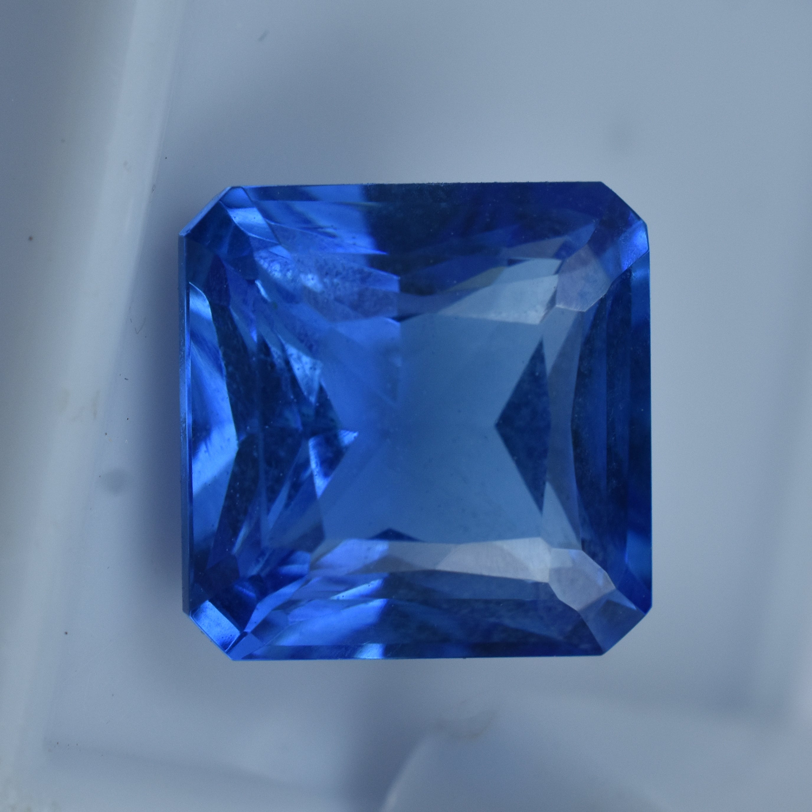 Natural 10.65 Carat Square Shape Natural Blue Sapphire Certified Natural Loose Gemstone Sapphire Gems For Your Strength