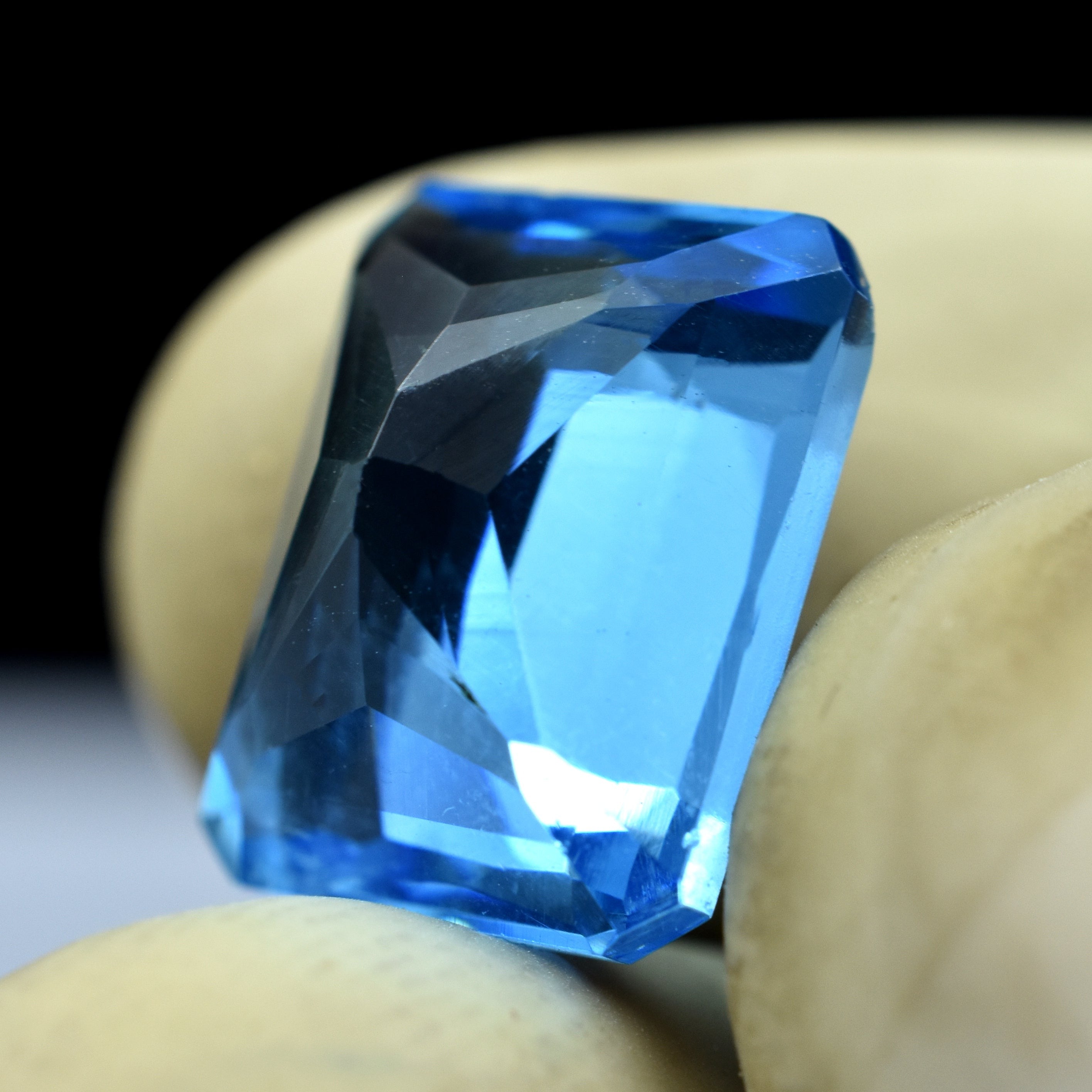 Sri Lanka Sapphire 10.30 Carat Natural Emerald Shape Blue Sapphire Certified Loose Gemstone Specially For Engagement Rings