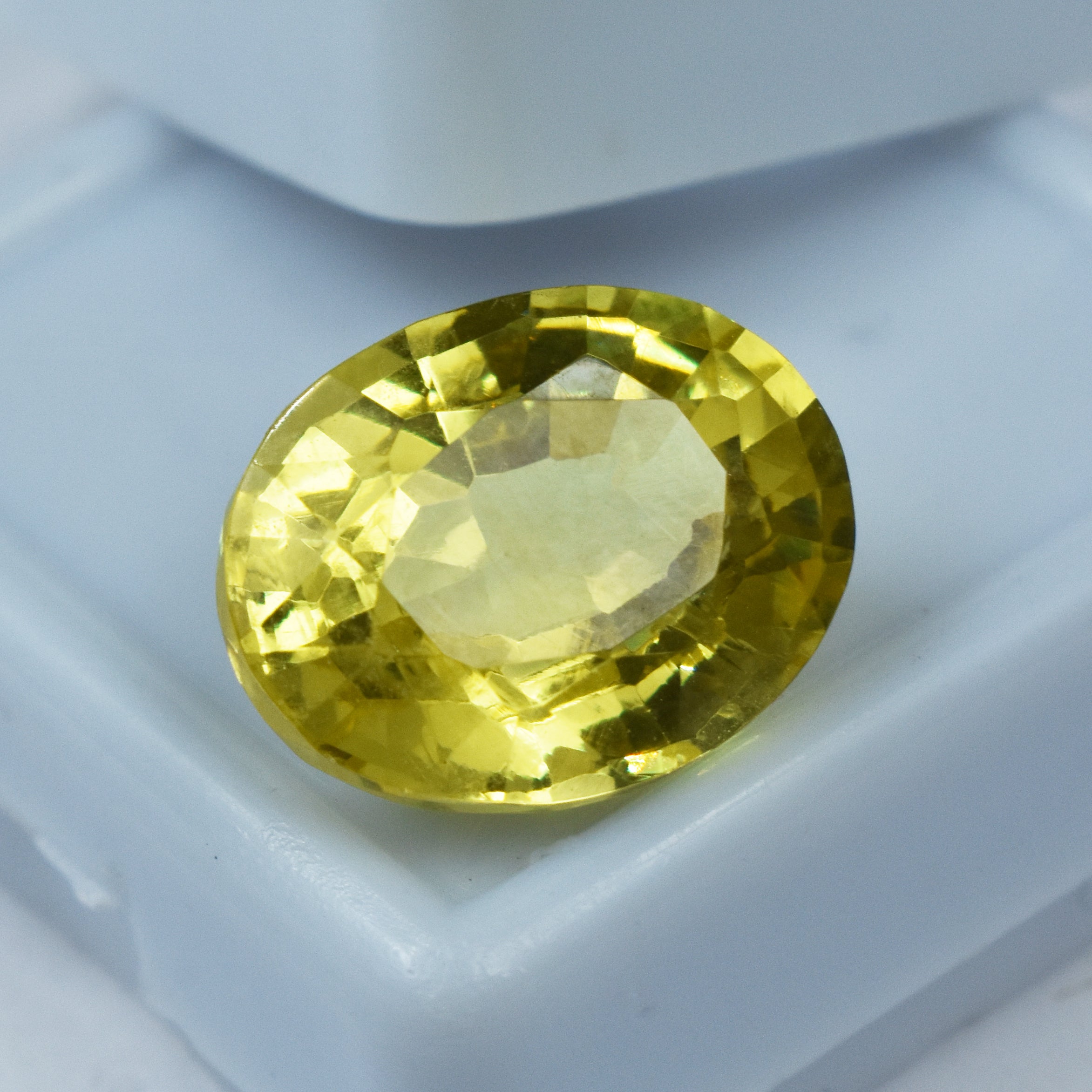 9.86 Carat Natural Sapphire Yellow Oval Shape CERTIFIED Loose Gemstone Yellow Sapphire | Round Cut | 13mm | Sapphire Rings | Engagement Rings | Sapphire Jewellery |