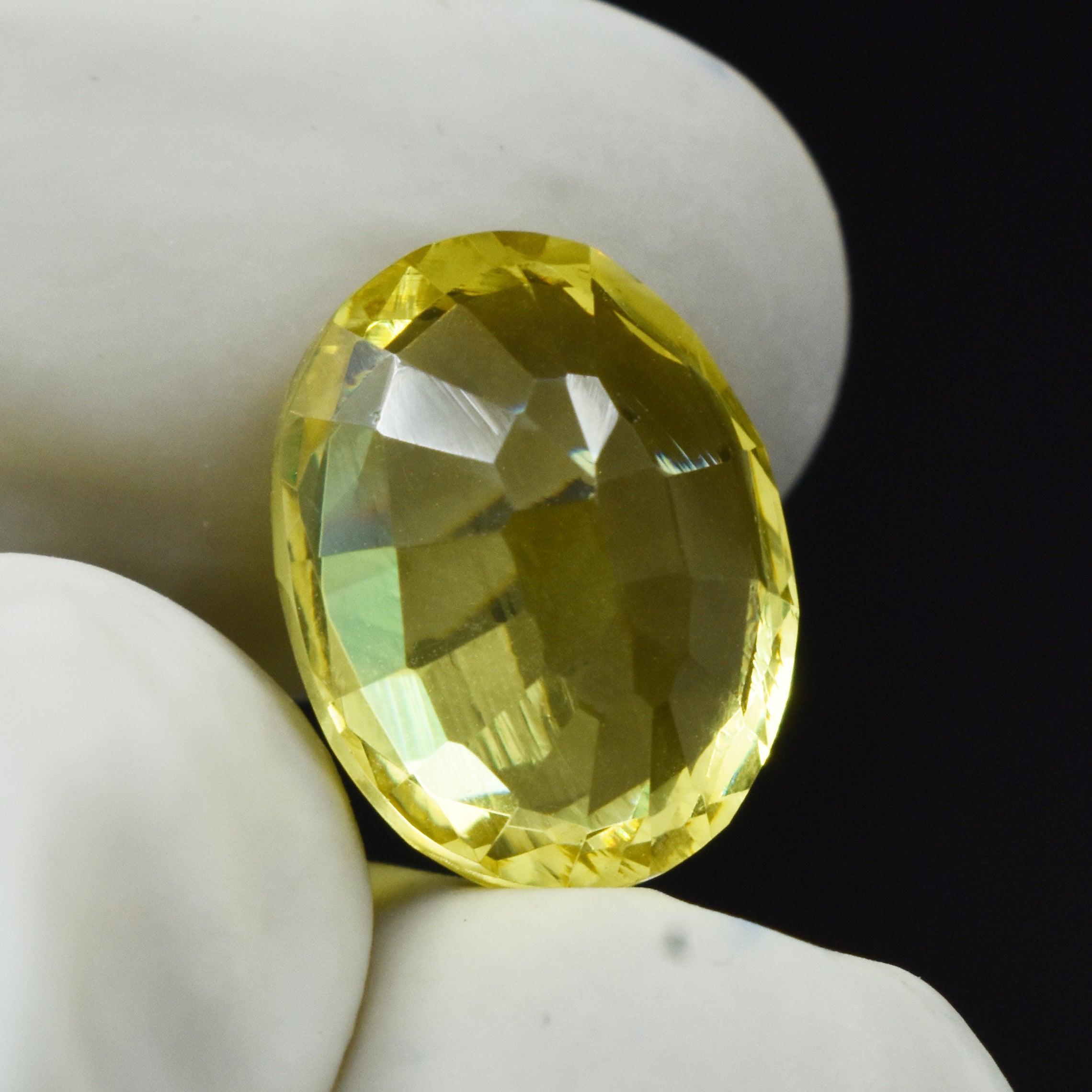 9.86 Carat Natural Sapphire Yellow Oval Shape CERTIFIED Loose Gemstone Yellow Sapphire | Round Cut | 13mm | Sapphire Rings | Engagement Rings | Sapphire Jewellery |