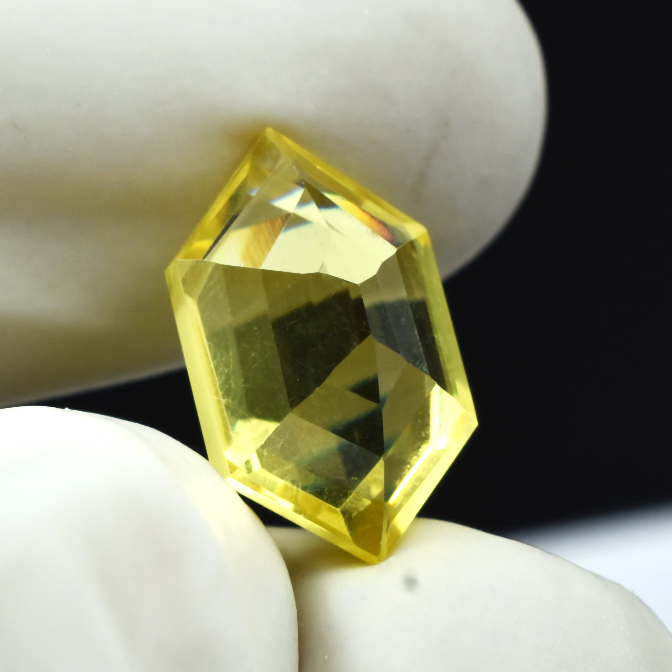 Yellow Sapphire Loose Gemstone 8.56 Ct Brilliant Fancy Shape Natural CERTIFIED Loose Gemstone Flawless Ceylon Sapphire Yellow