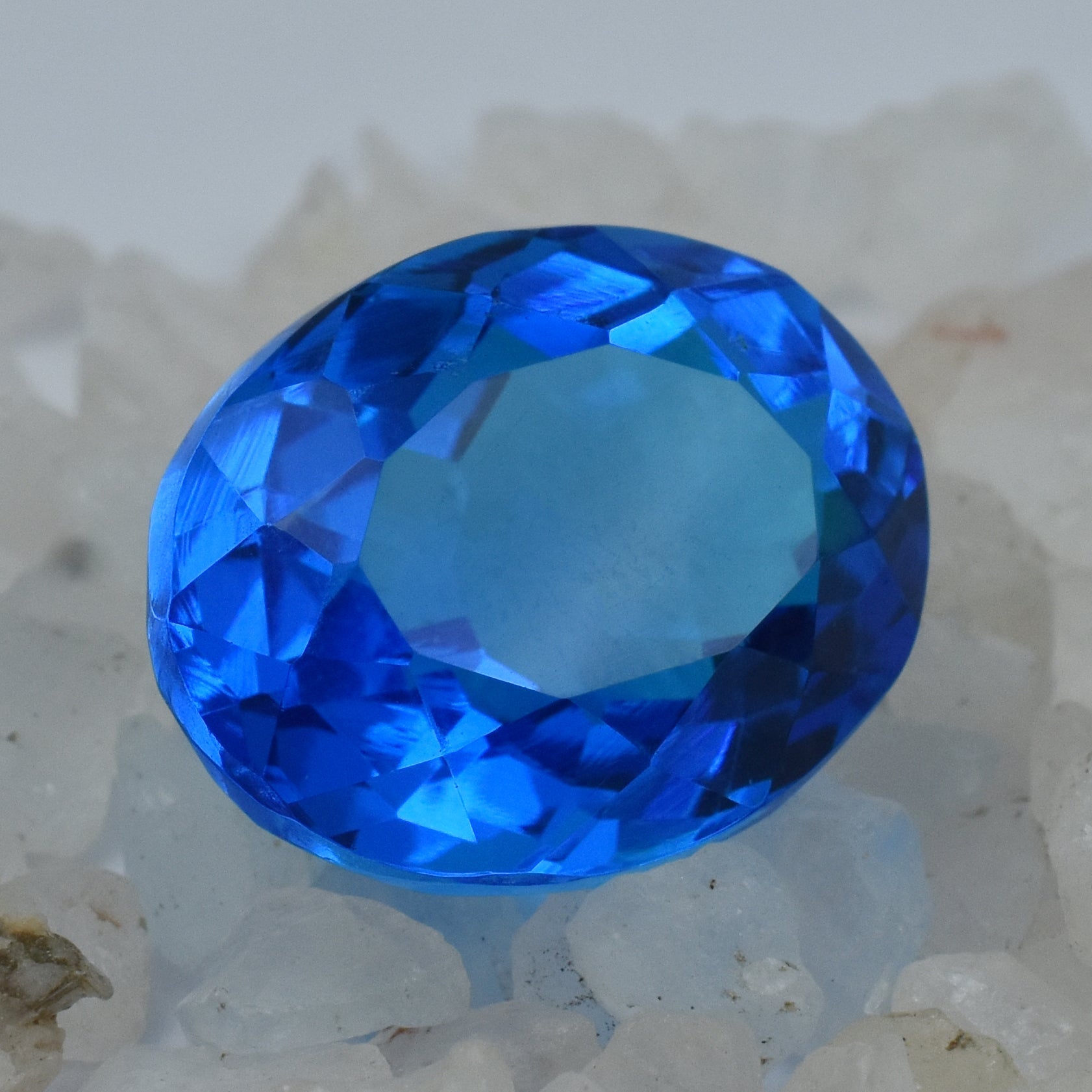 Blue Color Tanzanite Oval Cut 18.95 Carat Natural Certified Loose Tanzanite Blue Gemstone