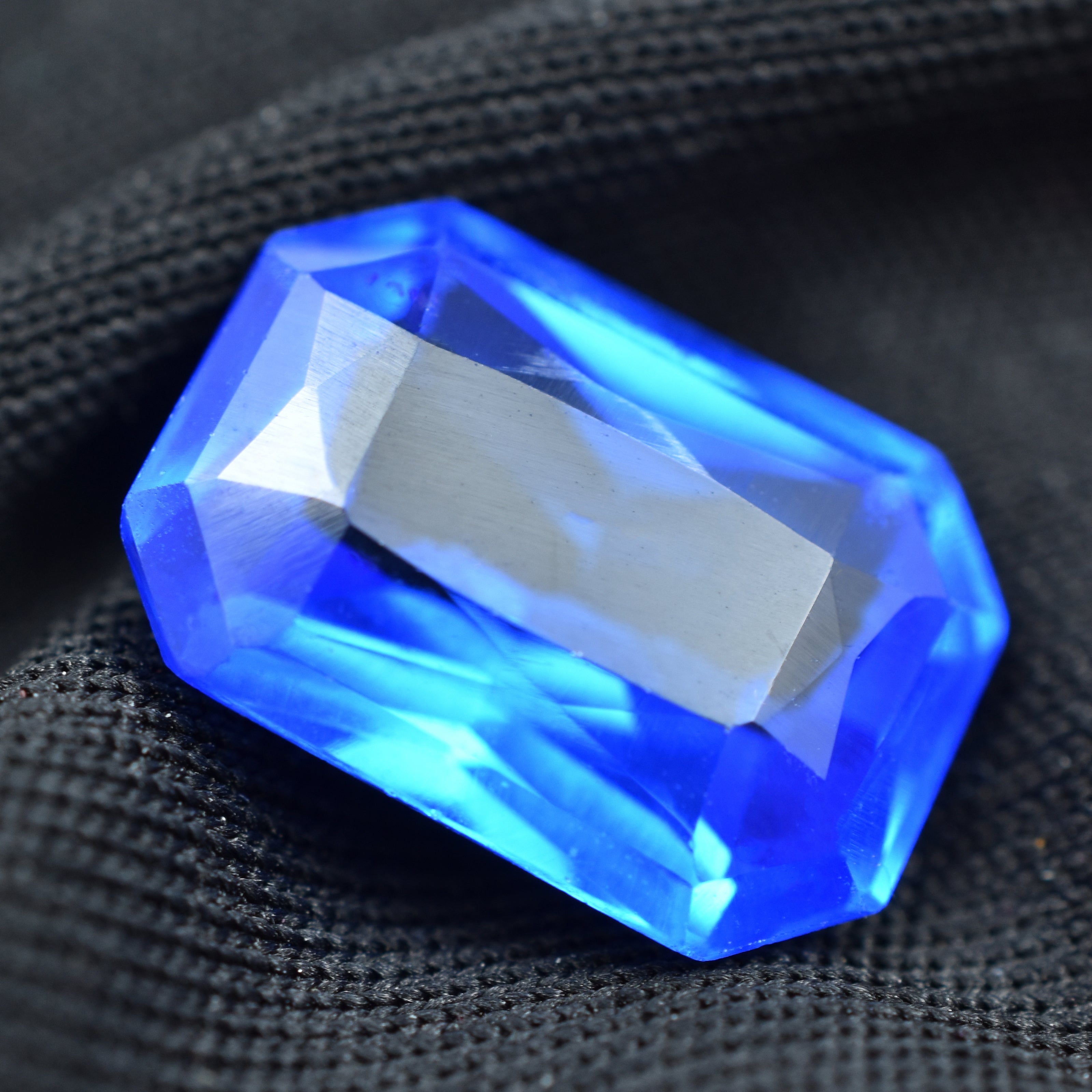 Natural Blue Color 7.55 Carat Flawless Tanzanite Emerald Shape Certified Loose Gemstone Tanzanite Gem Has Healing and Metaphysical Properties