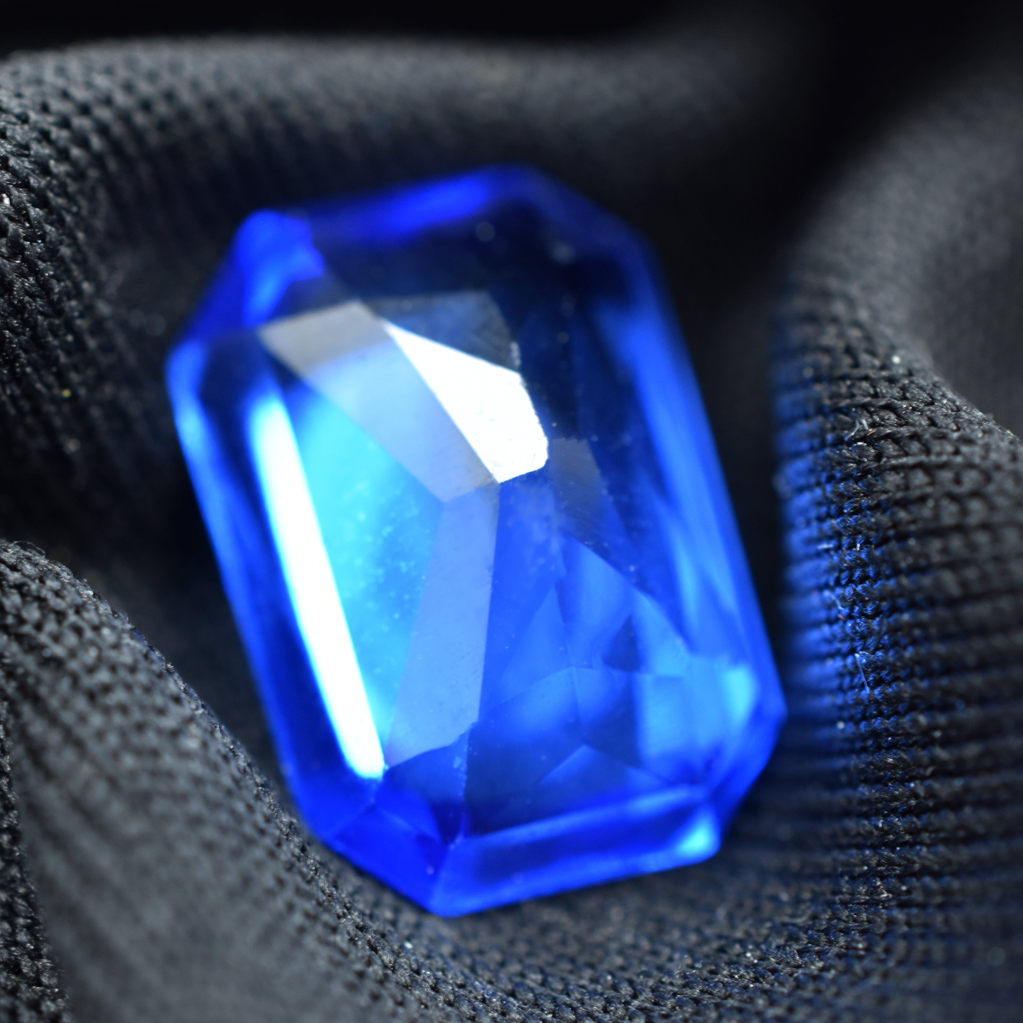 Natural Blue Color 7.55 Carat Flawless Tanzanite Emerald Shape Certified Loose Gemstone Tanzanite Gem Has Healing and Metaphysical Properties