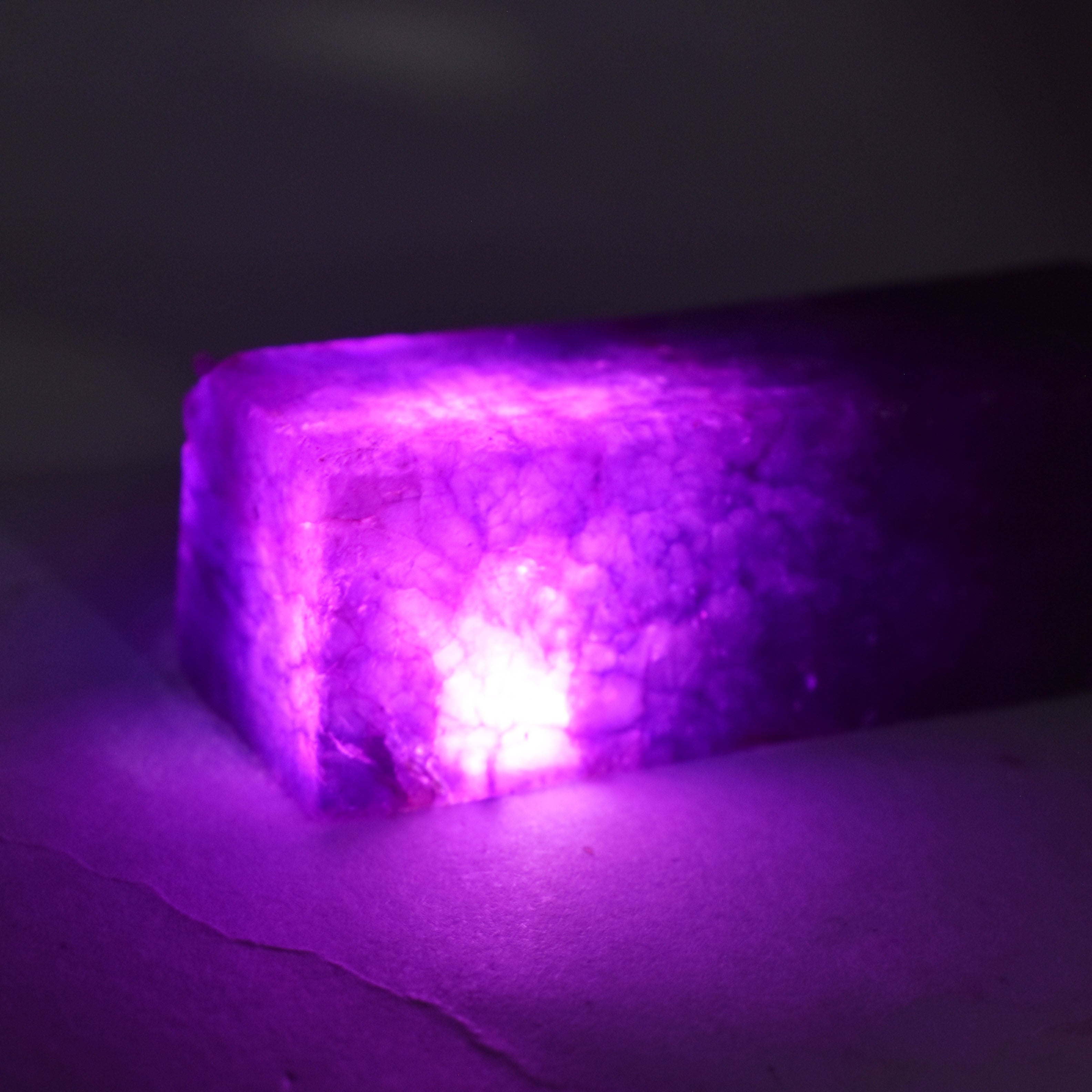 Uncut Raw Loose Gemstone 100.23 Ct Natural Uncut CERTIFIED Purple Sapphire Rough Free Shipping Free Gift With Excellent Quality&nbsp;