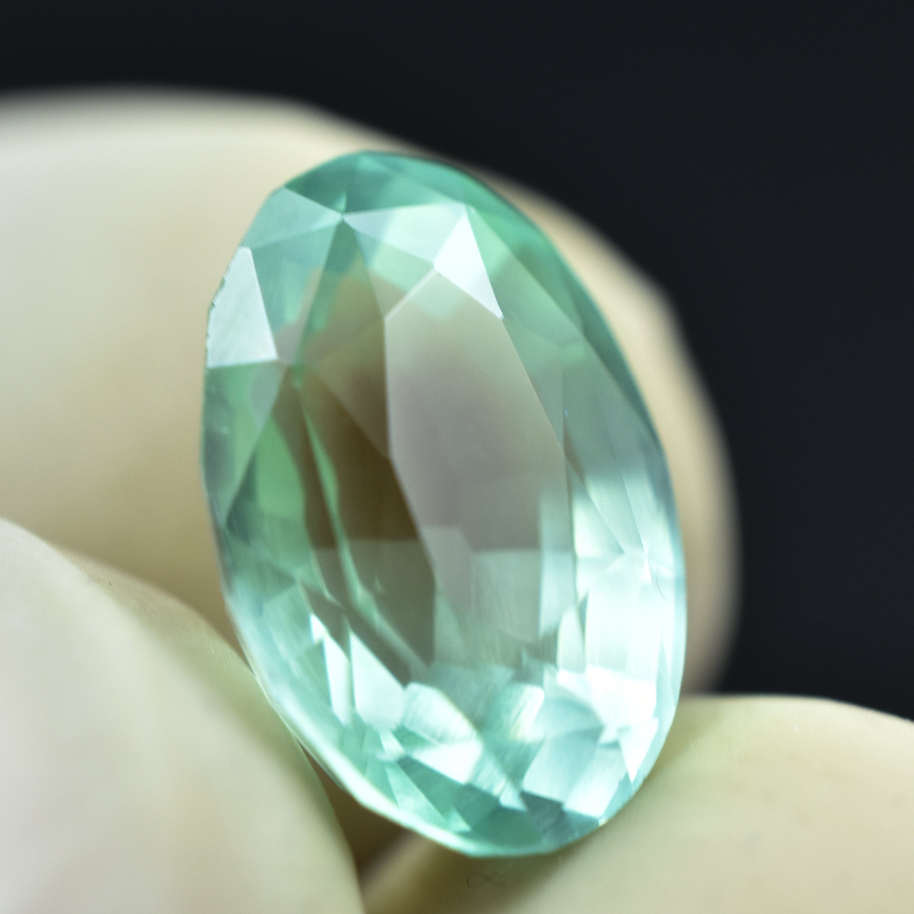 Perfect Bluish Green Sapphire 4.10 Carat Oval Shape Certified Natural Loose Gemstone Manage Biocompatibility Sapphire Gem