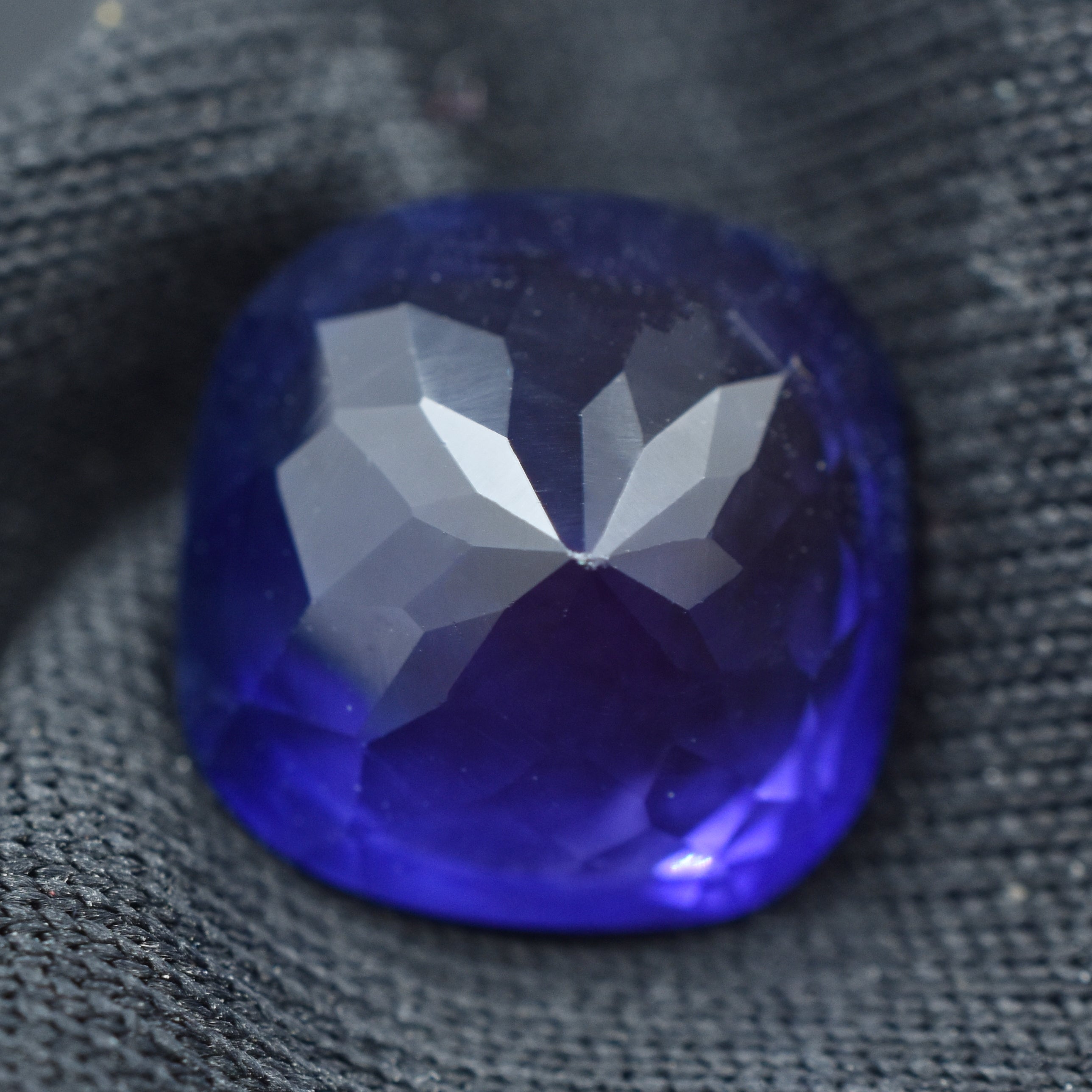 Natural Adorable Purple Gem 6.30 Carat Certified Natural Square Cushion Cut Tanzanite Loose Gemstone