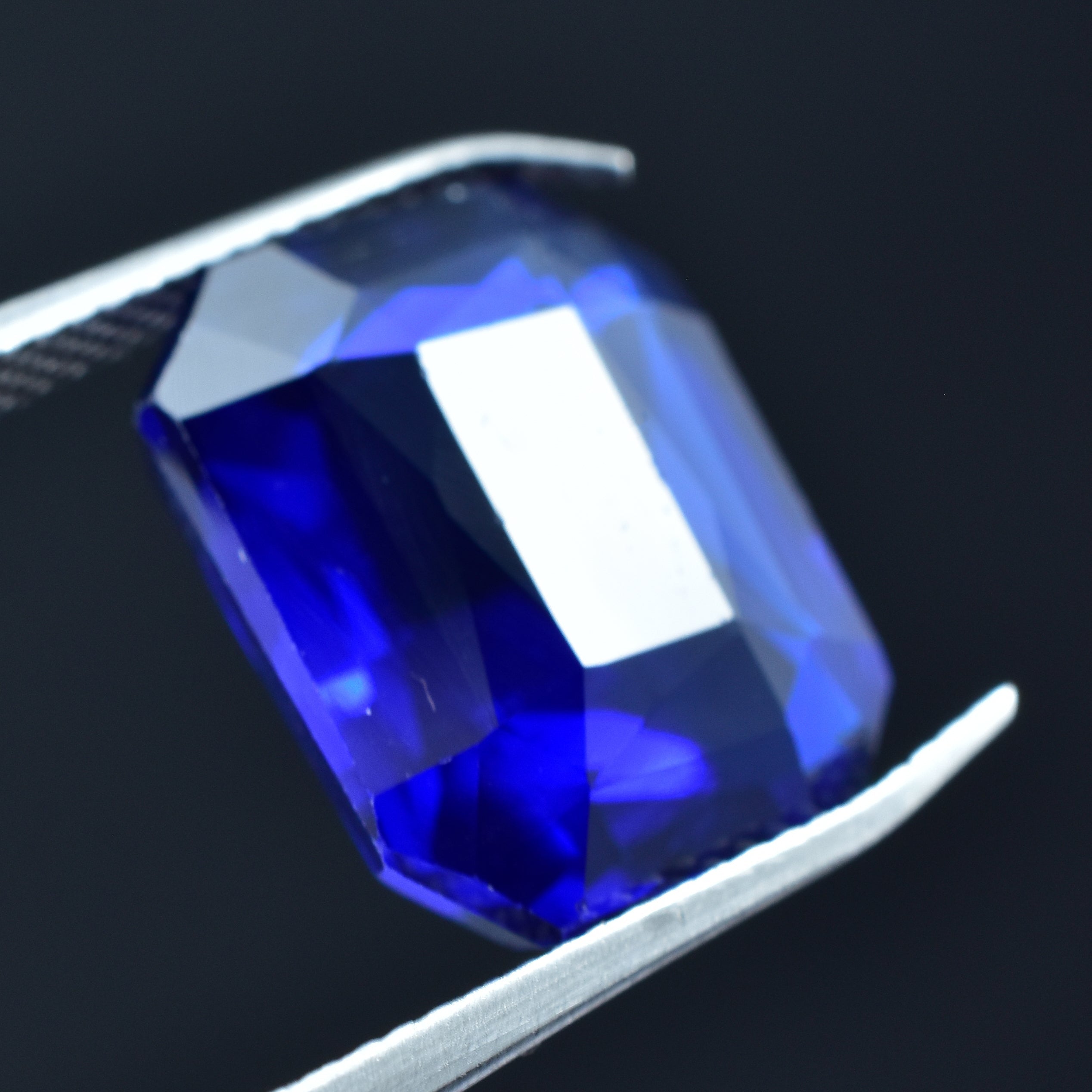 Beautiful Blue Color Emerald Cut Tanzanite 9.50 Carat Natural Blue Tanzanite Certified Loose Gemstone