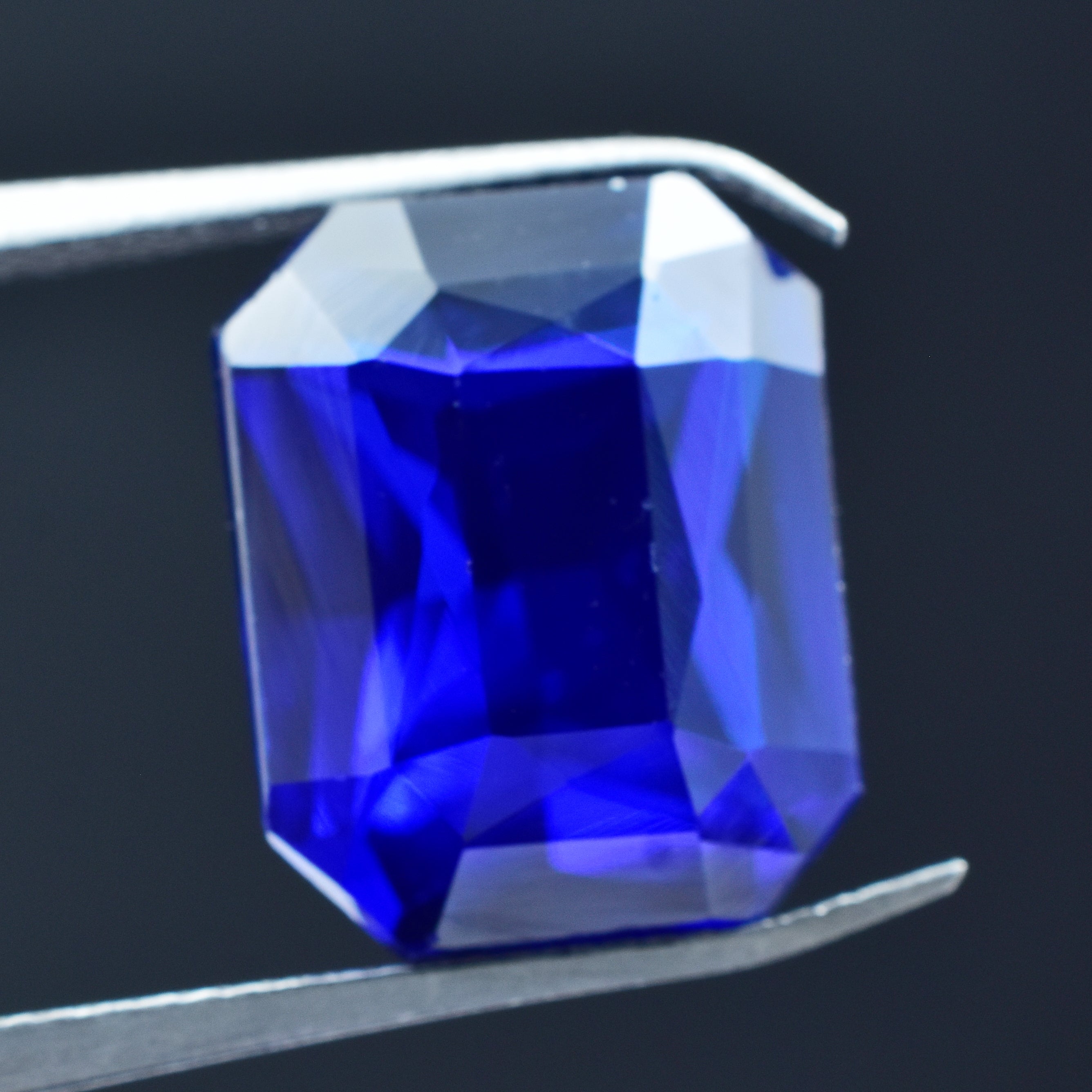 Beautiful Blue Color Emerald Cut Tanzanite 9.50 Carat Natural Blue Tanzanite Certified Loose Gemstone