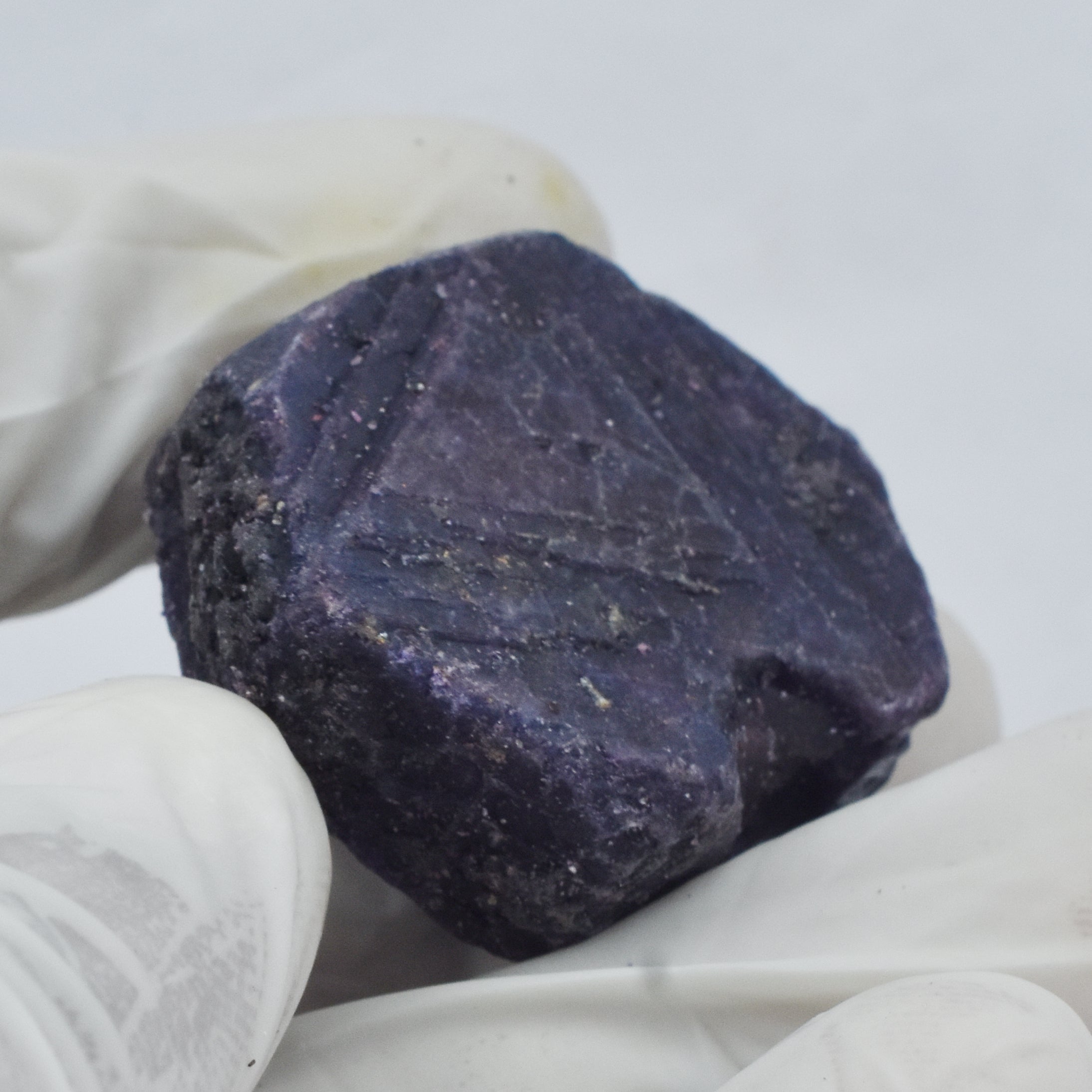 160.35 Ct Uncut Rough Natural Purple Sapphire CERTIFIED Fresh Quality Natural Healing Earth-Mined Loose Raw Rough Shape 35x30x21 mm African Purple Sapphire Raw Chunk Uncut