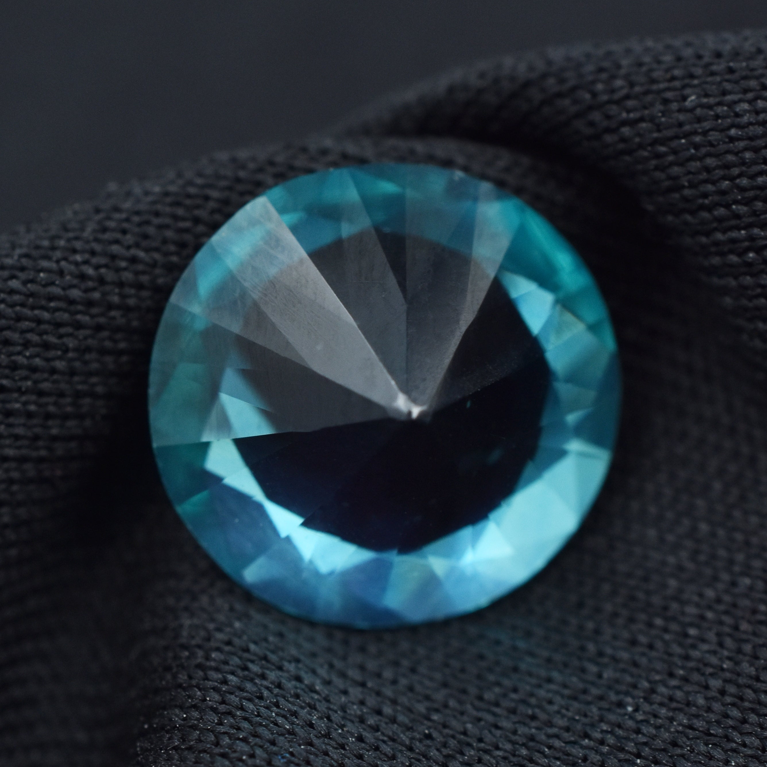 Very Beautiful Blue Teal Sapphire 6.95 Carat Round Cut Certified Natural Loose Gemstone Sapphire Gem