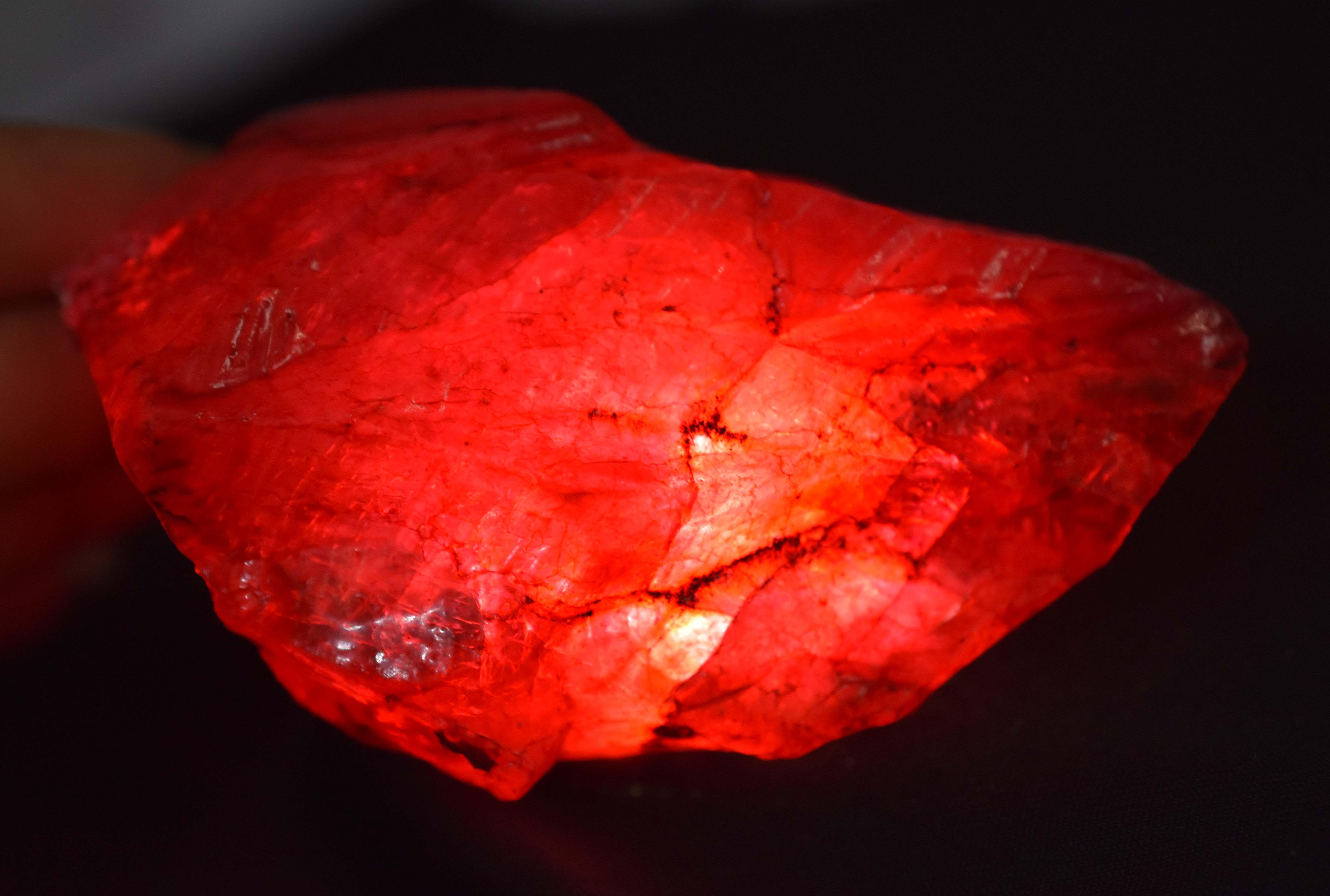 Very Beautiful Red Ruby 9.65 Carat Square Shape Natural Red Ruby Mozambique Loose Gemstone